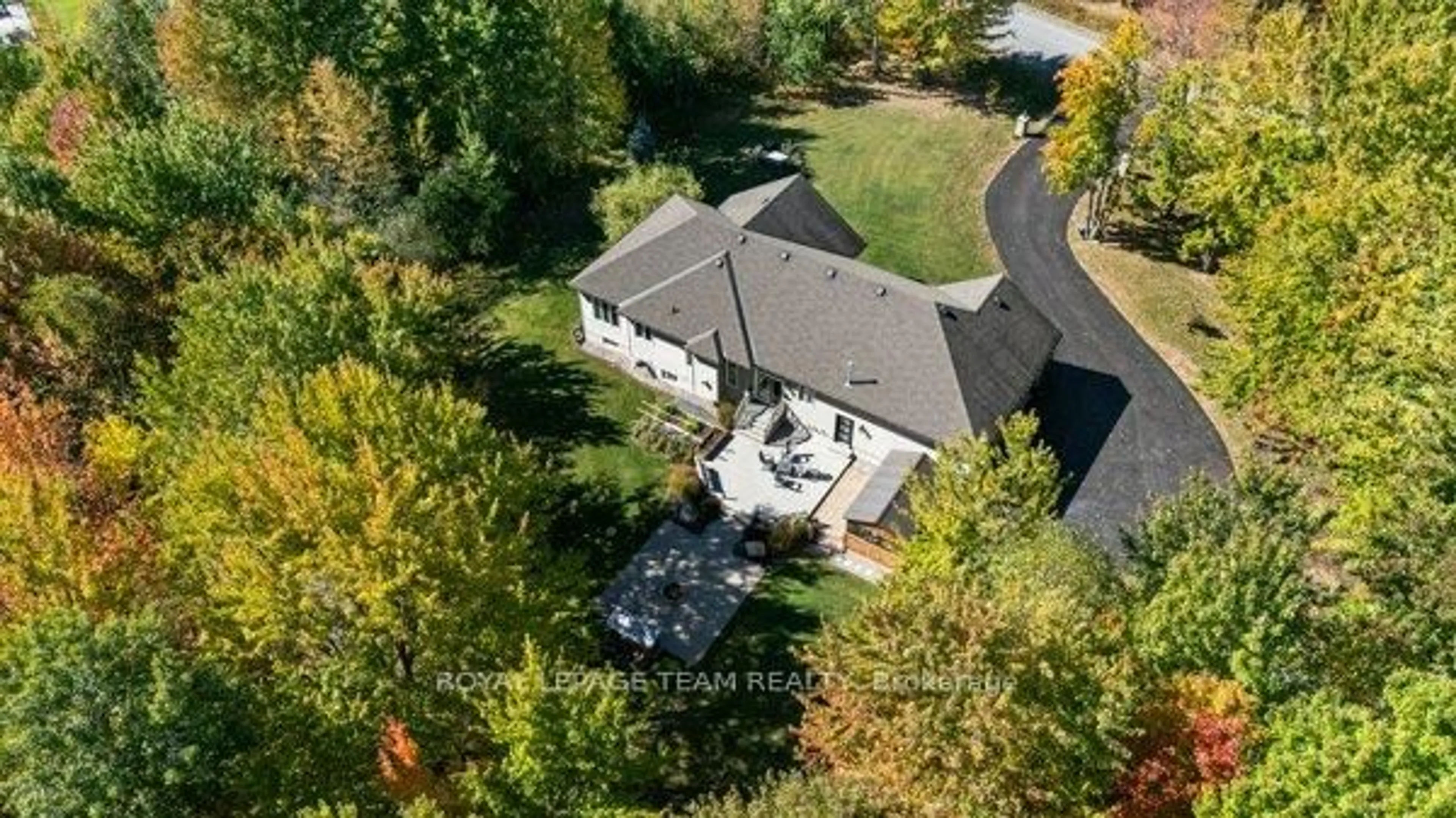 A pic from outside/outdoor area/front of a property/back of a property/a pic from drone, unknown for 524 Osmond Daley Dr, Carp Ontario K0A 1L0