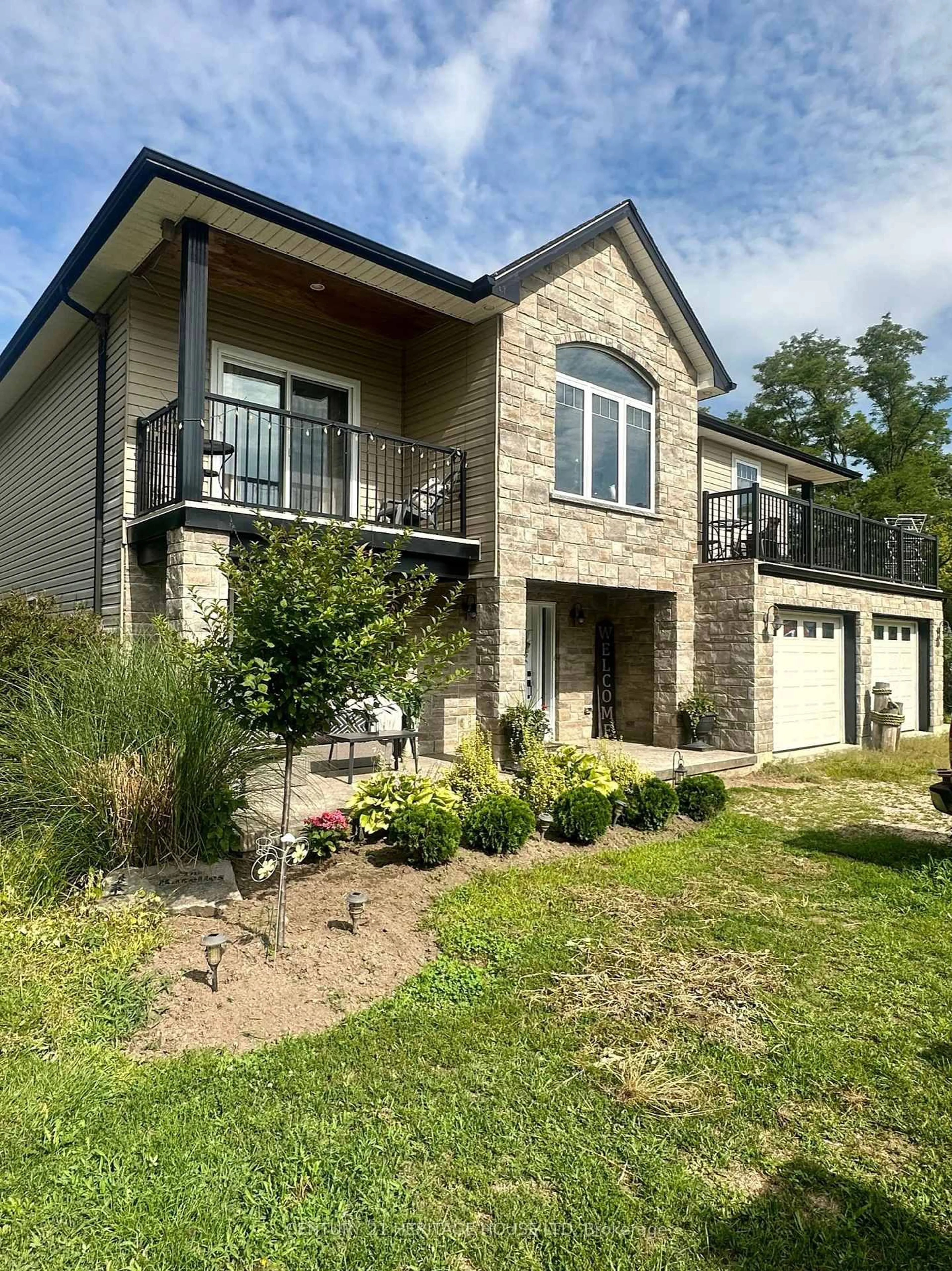 Home with brick exterior material, building for 41108 Sparta Line, Southwold Ontario N5L 1J2