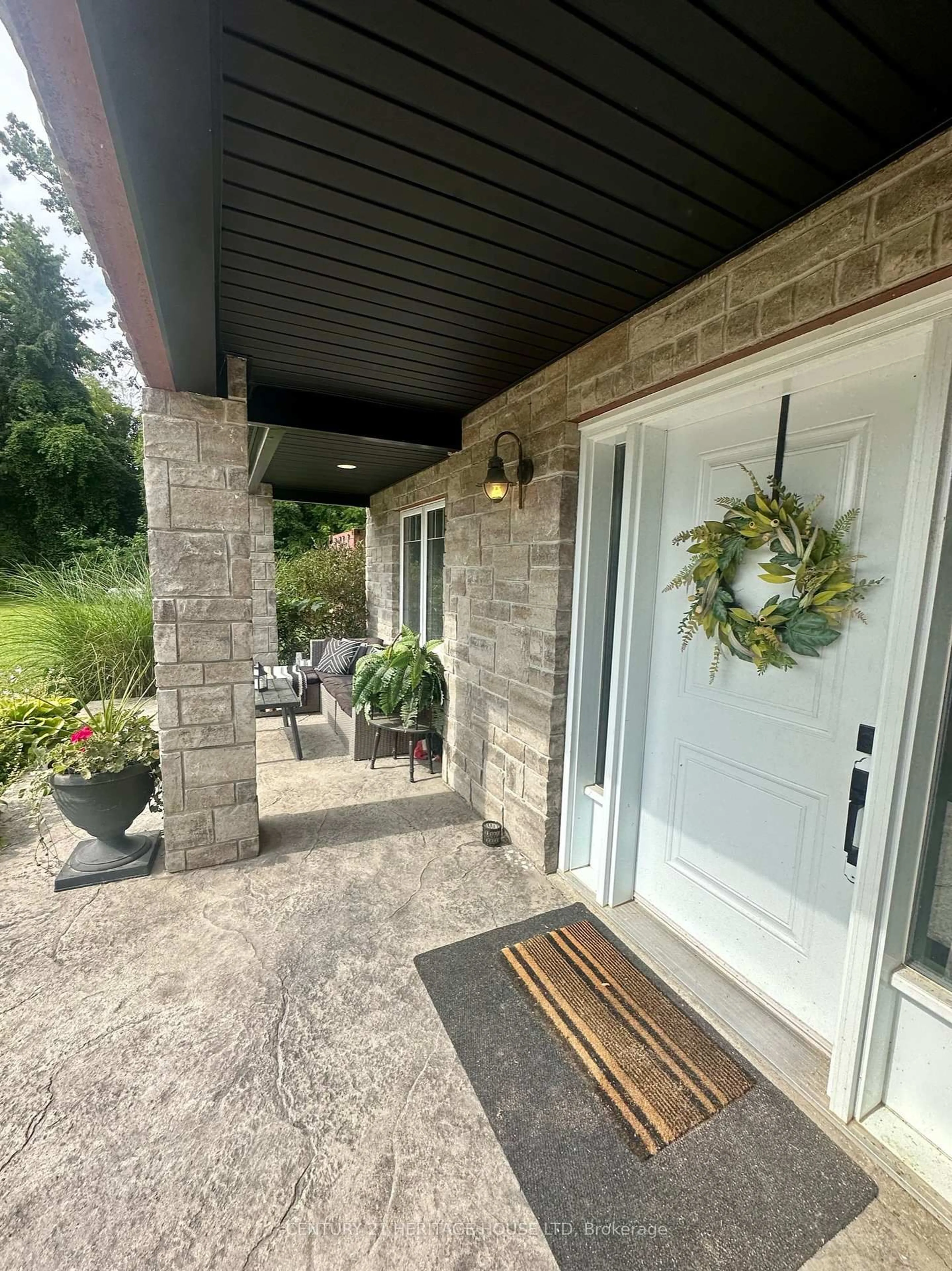 Indoor entryway for 41108 Sparta Line, Southwold Ontario N5L 1J2