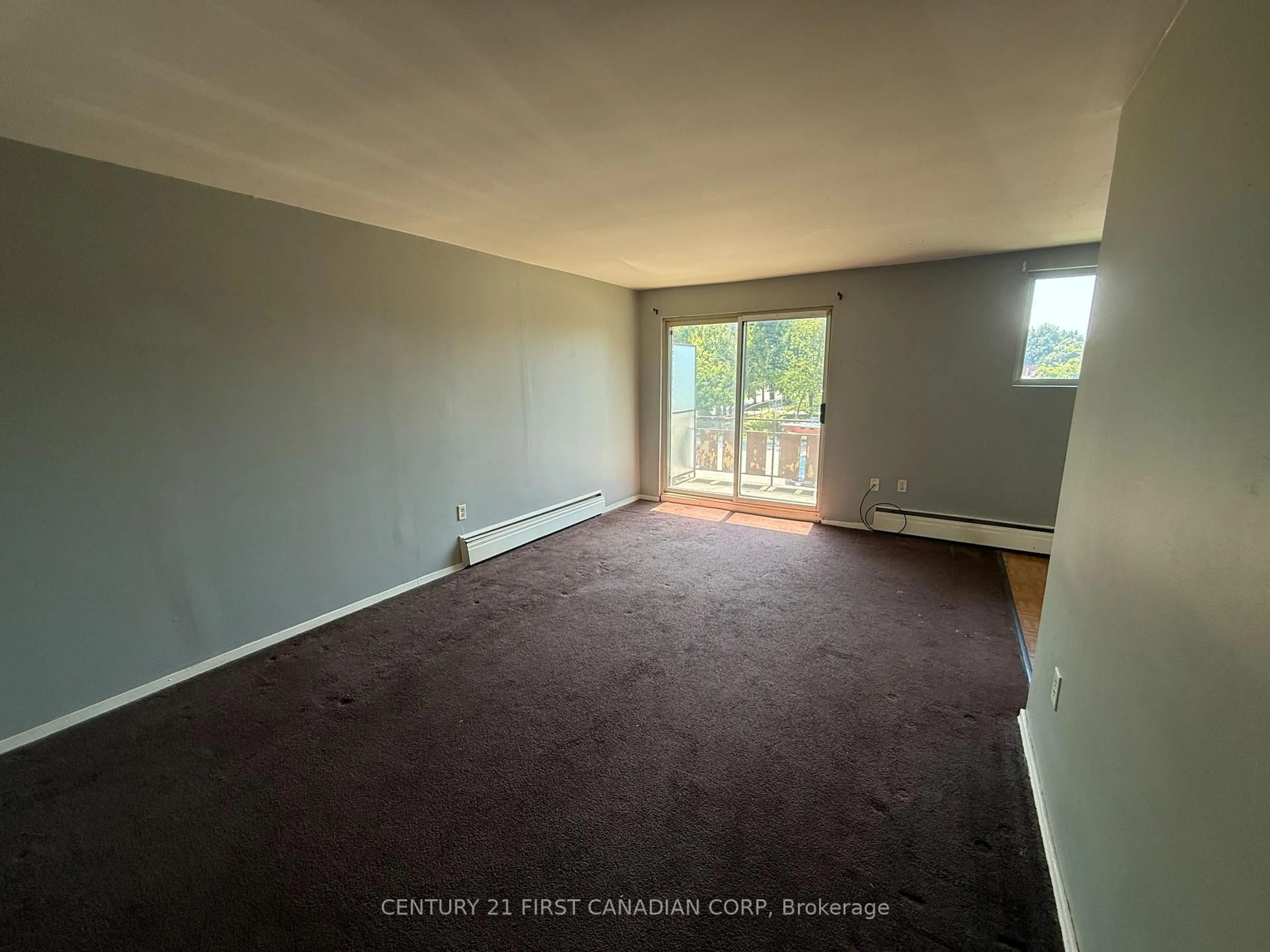 A pic of a room for 1830 Dumont St #304, London East Ontario N5W 2S1