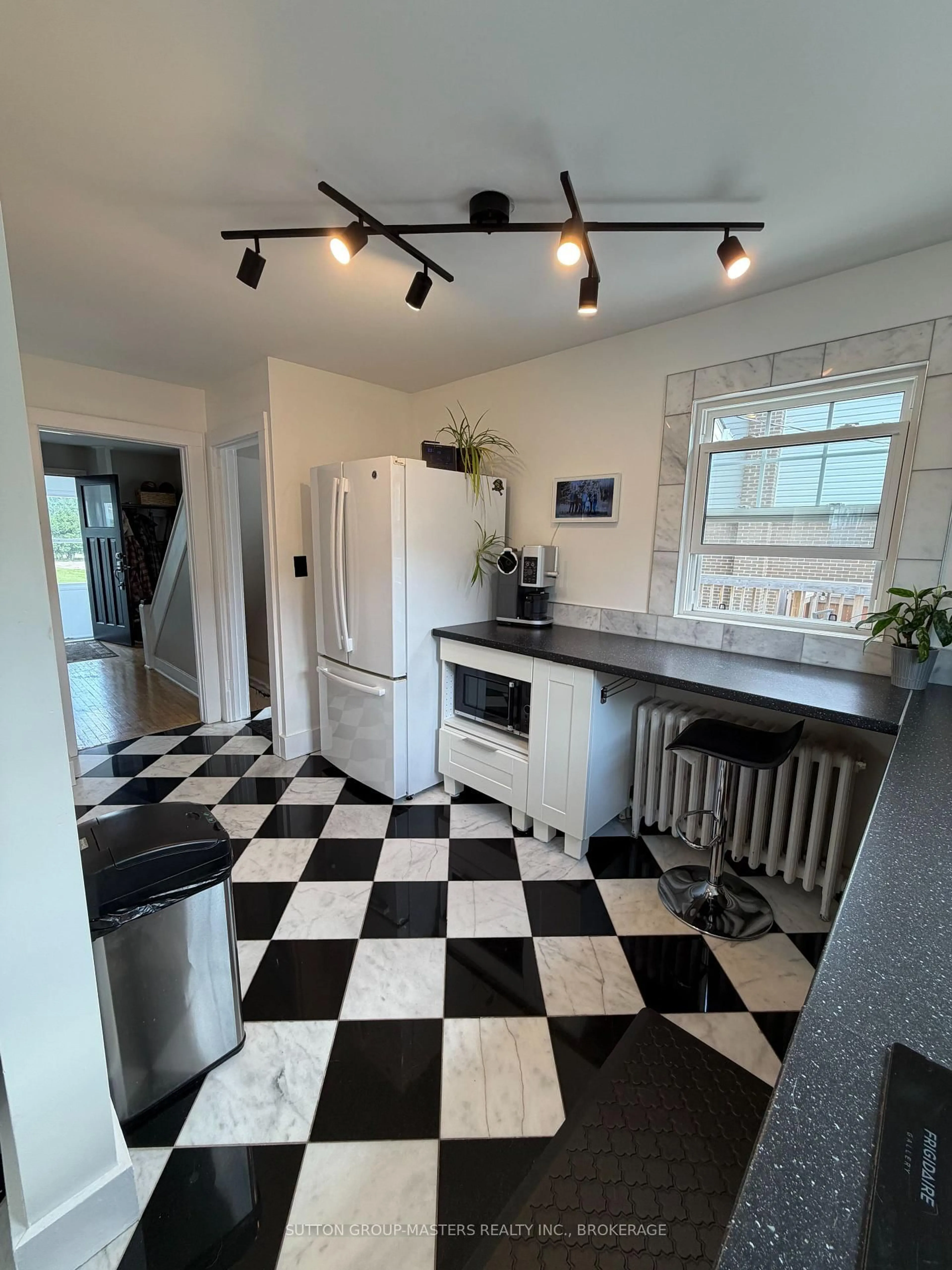 Open concept kitchen, ceramic/tile floor for 50 Brompton Rd, Red Rock Ontario P0T 2P0