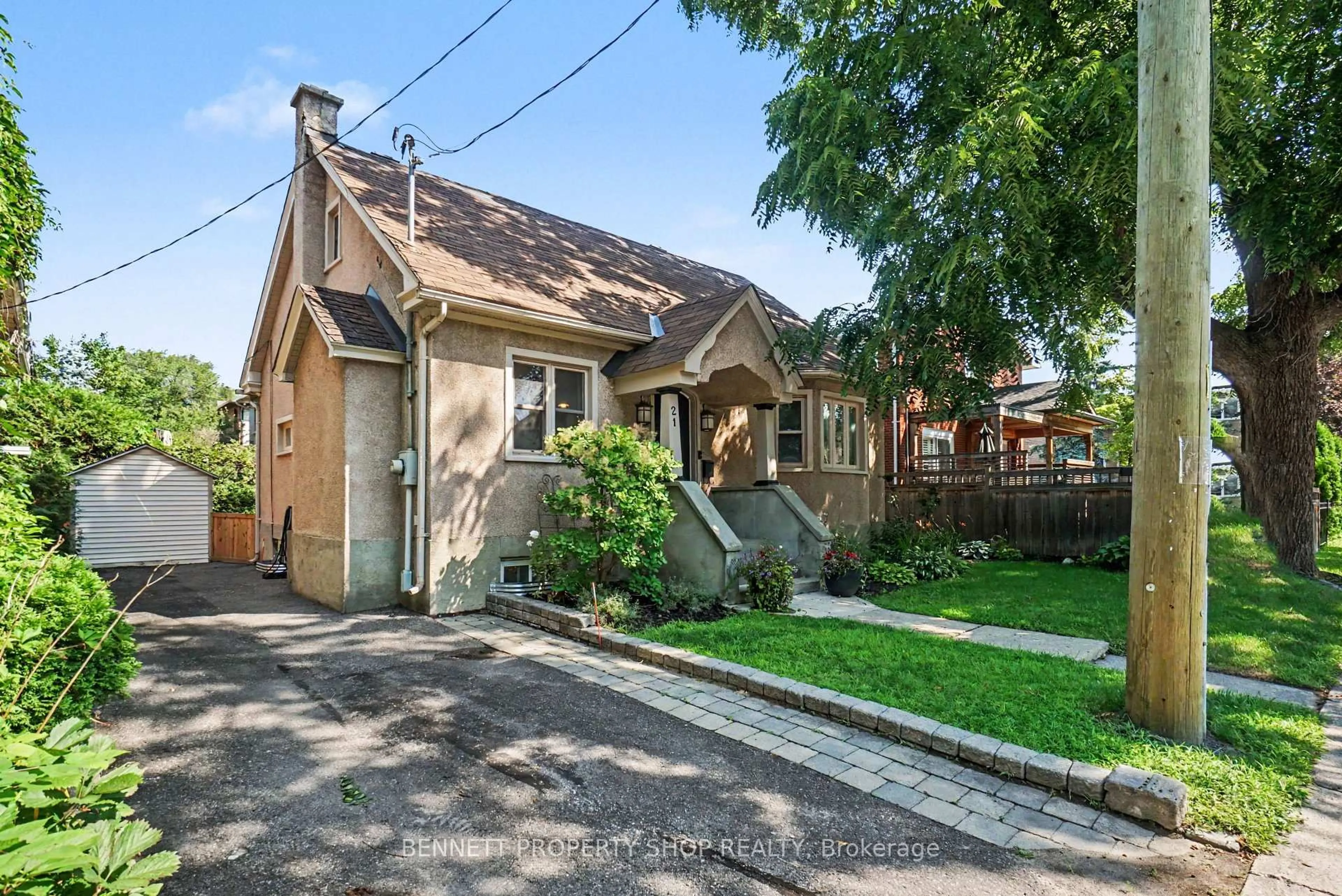 Unknown for 21 Hazel St, Ottawa Ontario K1S 0E7