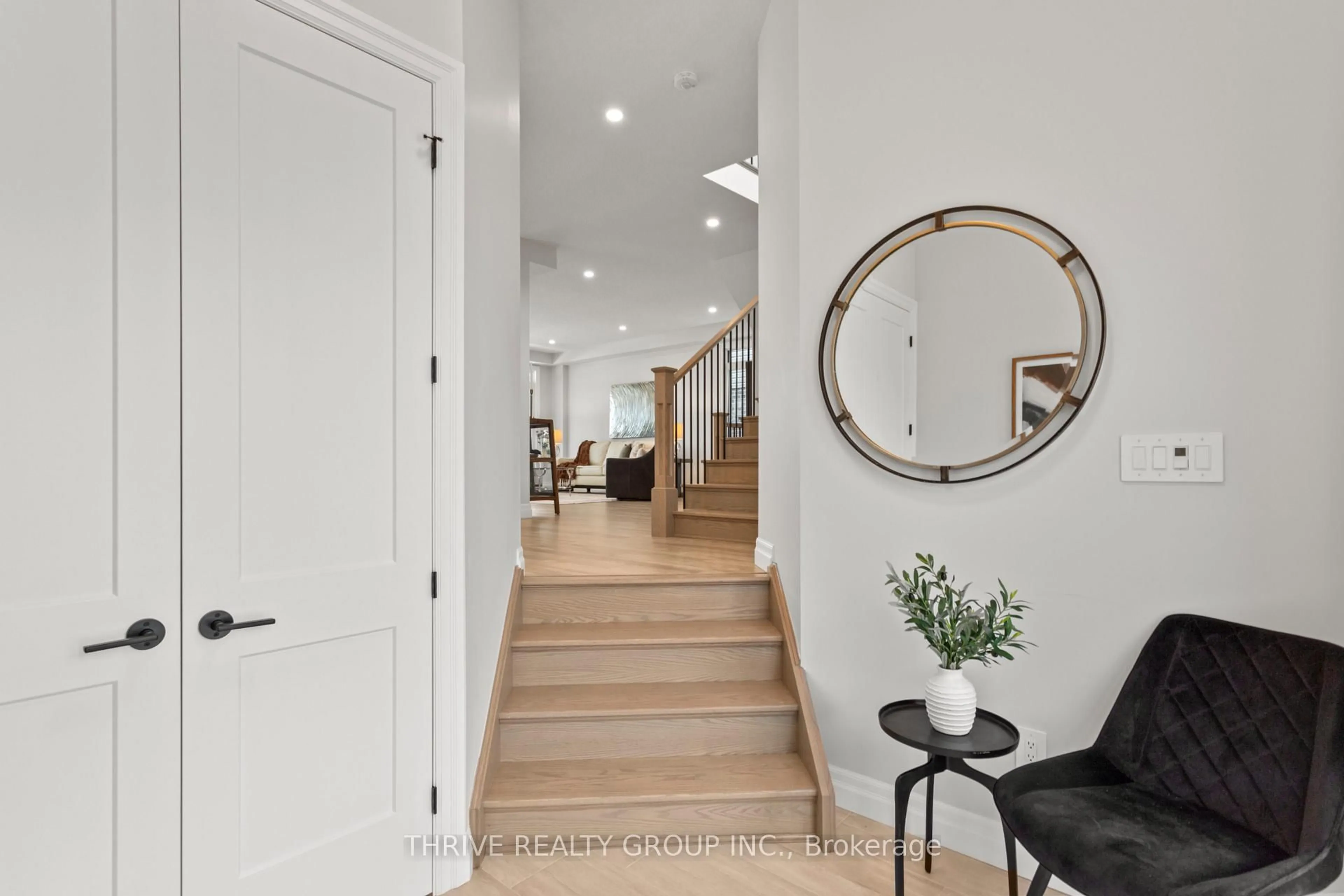 Indoor entryway for 1061 Eagletrace Dr #5, London North Ontario N6G 0T3