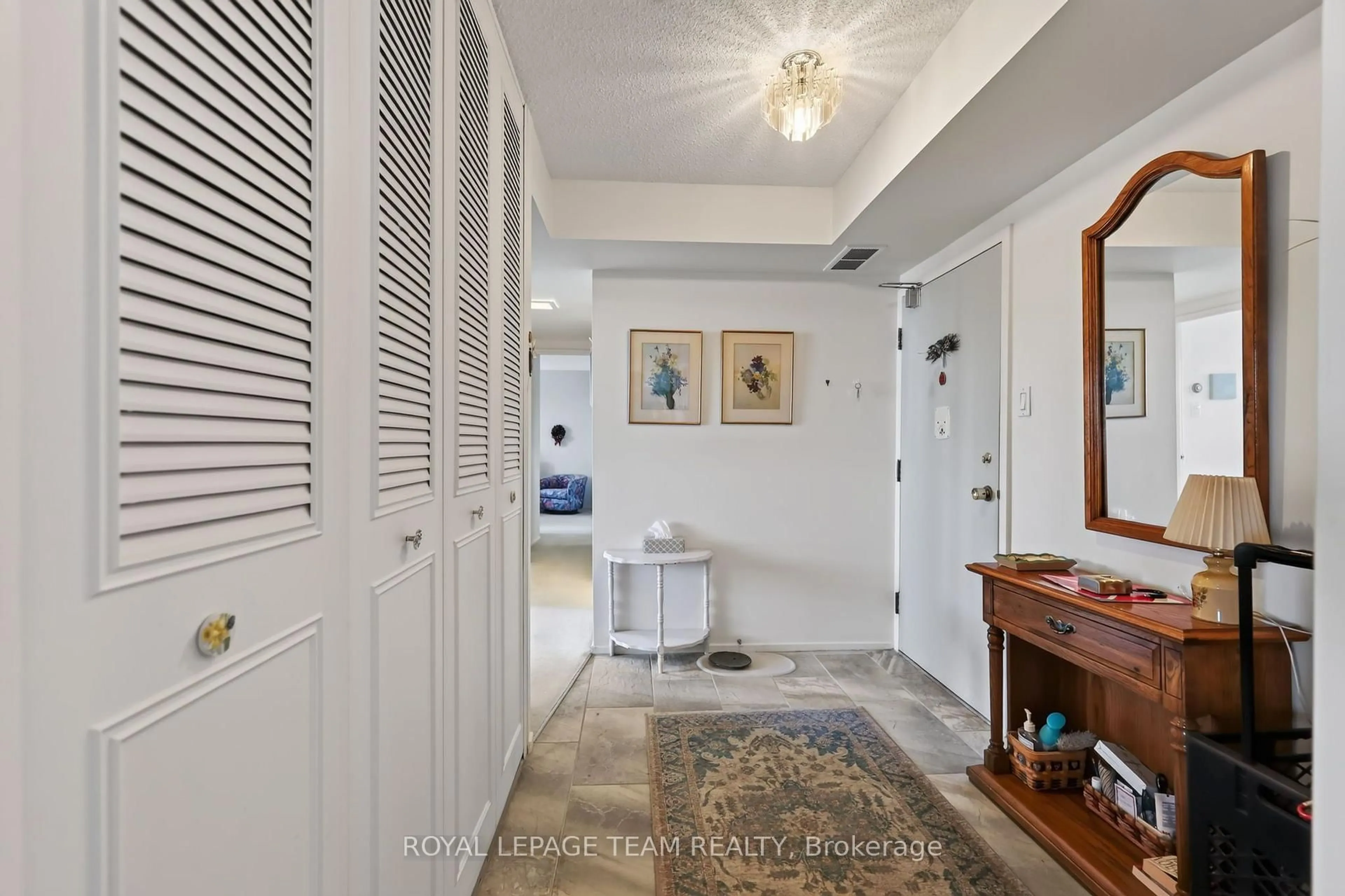 Indoor entryway for 1285 Cahill Dr #705, Ottawa Ontario K1V 9A7