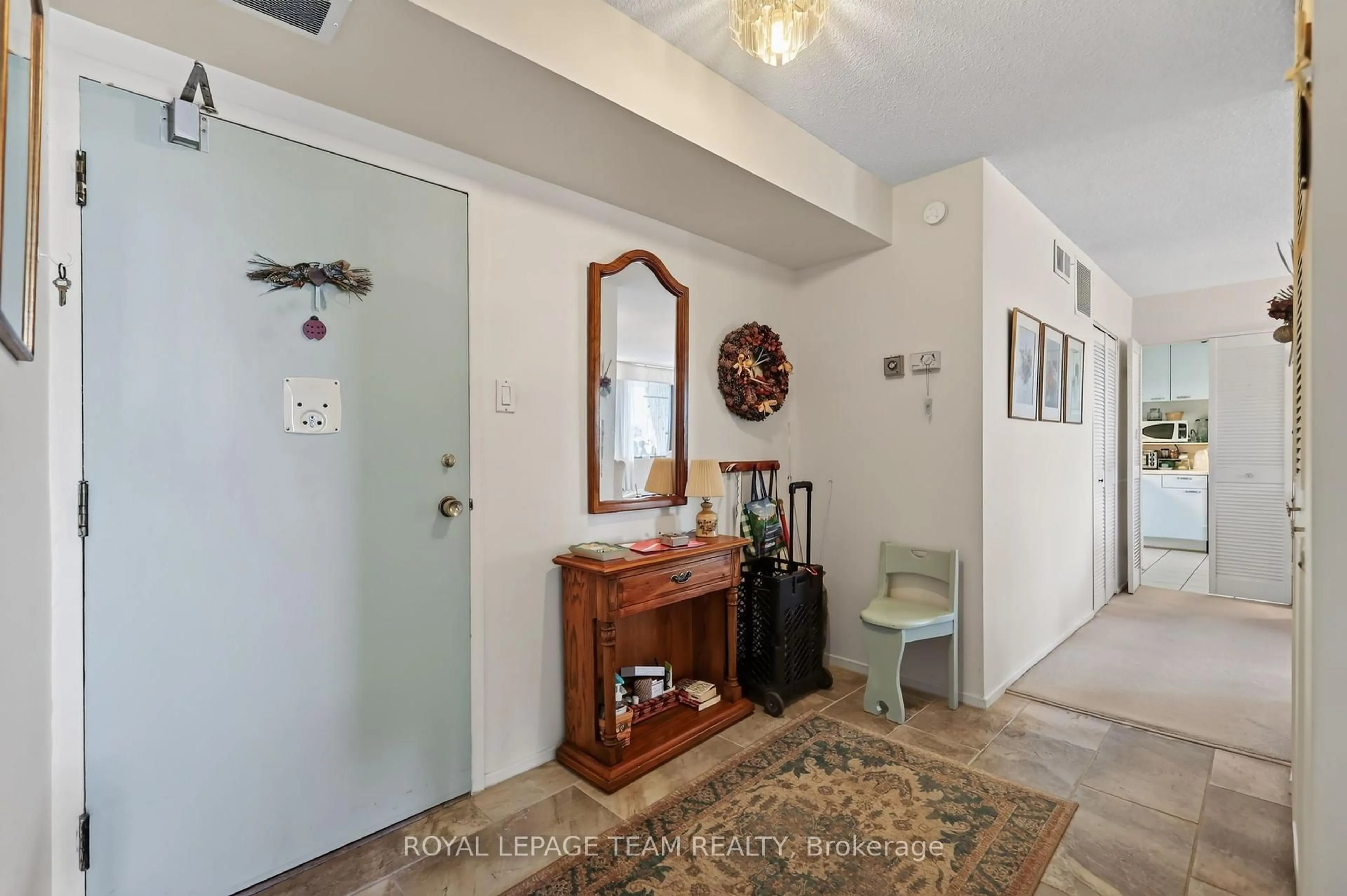 Indoor entryway for 1285 Cahill Dr #705, Ottawa Ontario K1V 9A7