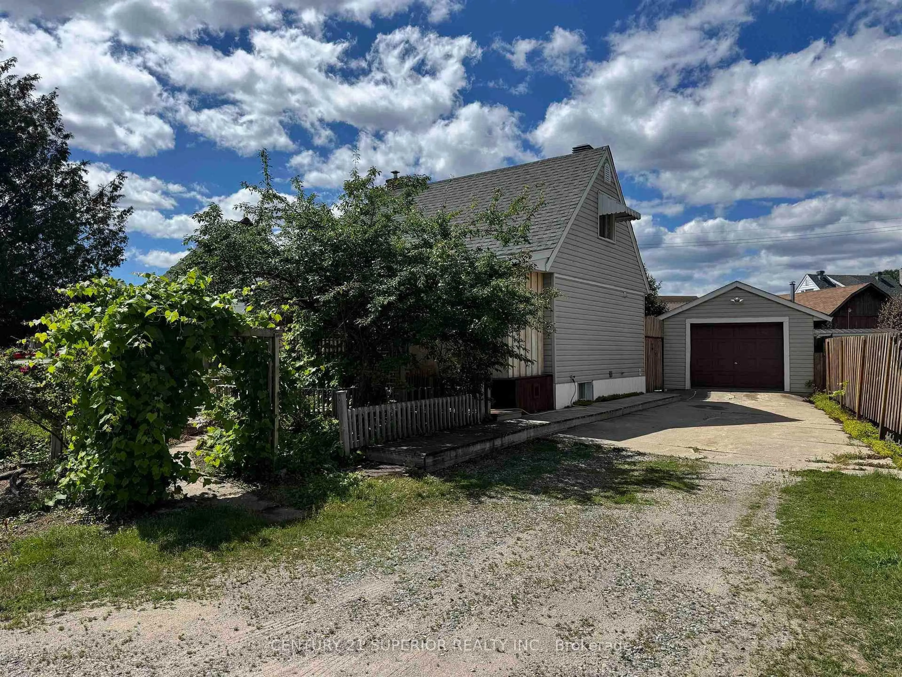 A pic from outside/outdoor area/front of a property/back of a property/a pic from drone, street for 20 Heron Dr, Manitouwadge Ontario P0T 2C0
