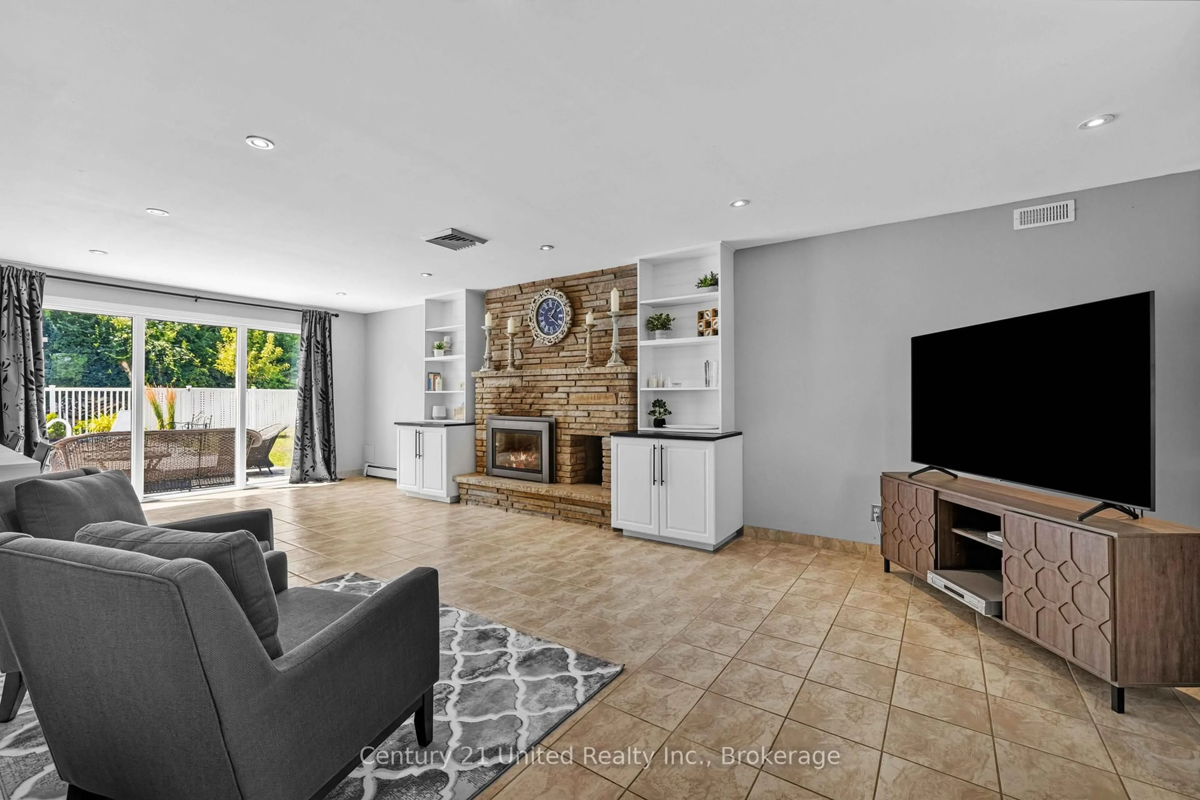 Living room with furniture, ceramic/tile floor for 214 Hillview Dr, Peterborough Ontario K9K 2N2