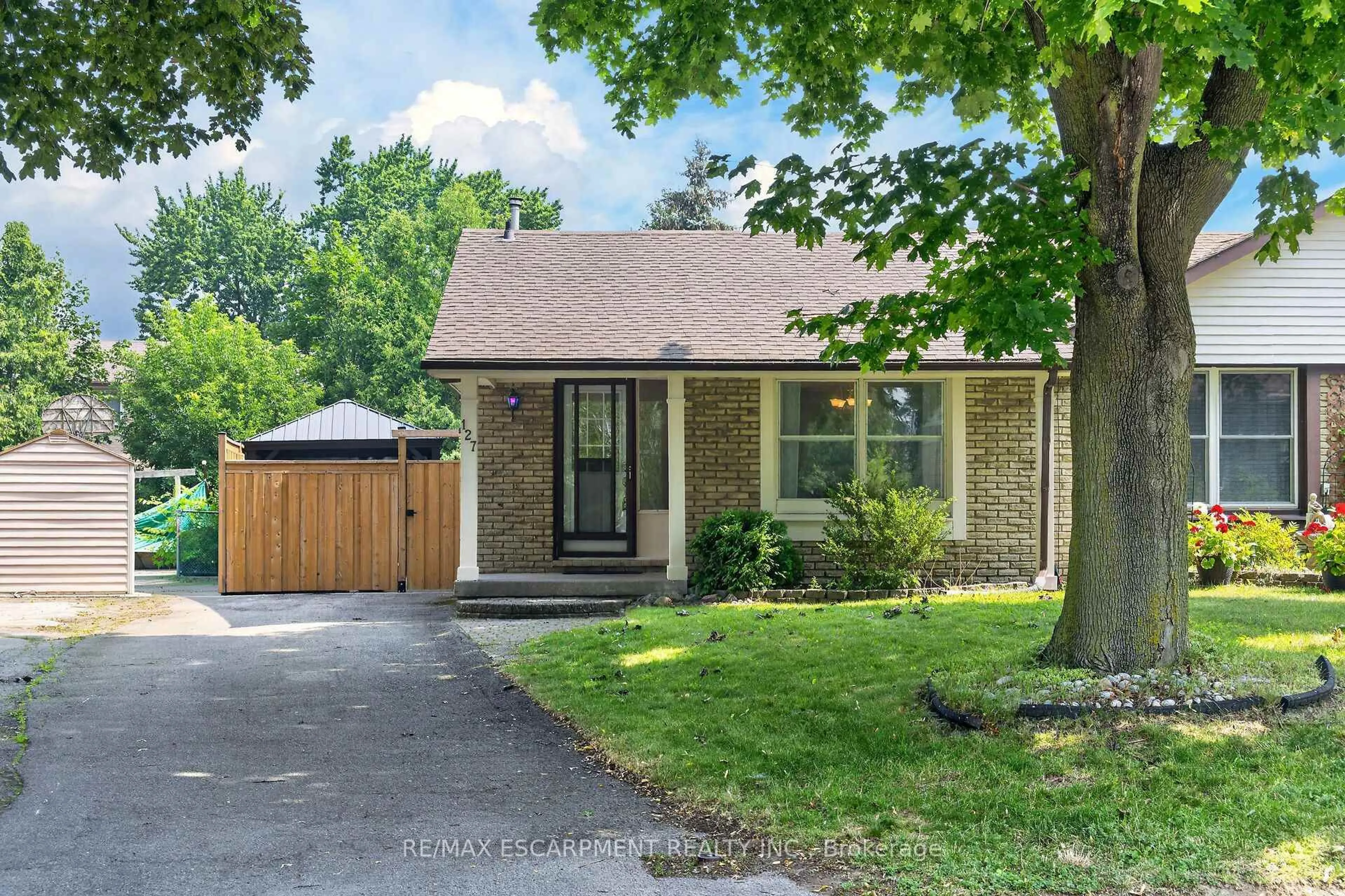 Home with brick exterior material, street for 127 WENDOVER Dr, Hamilton Ontario L9C 5X6
