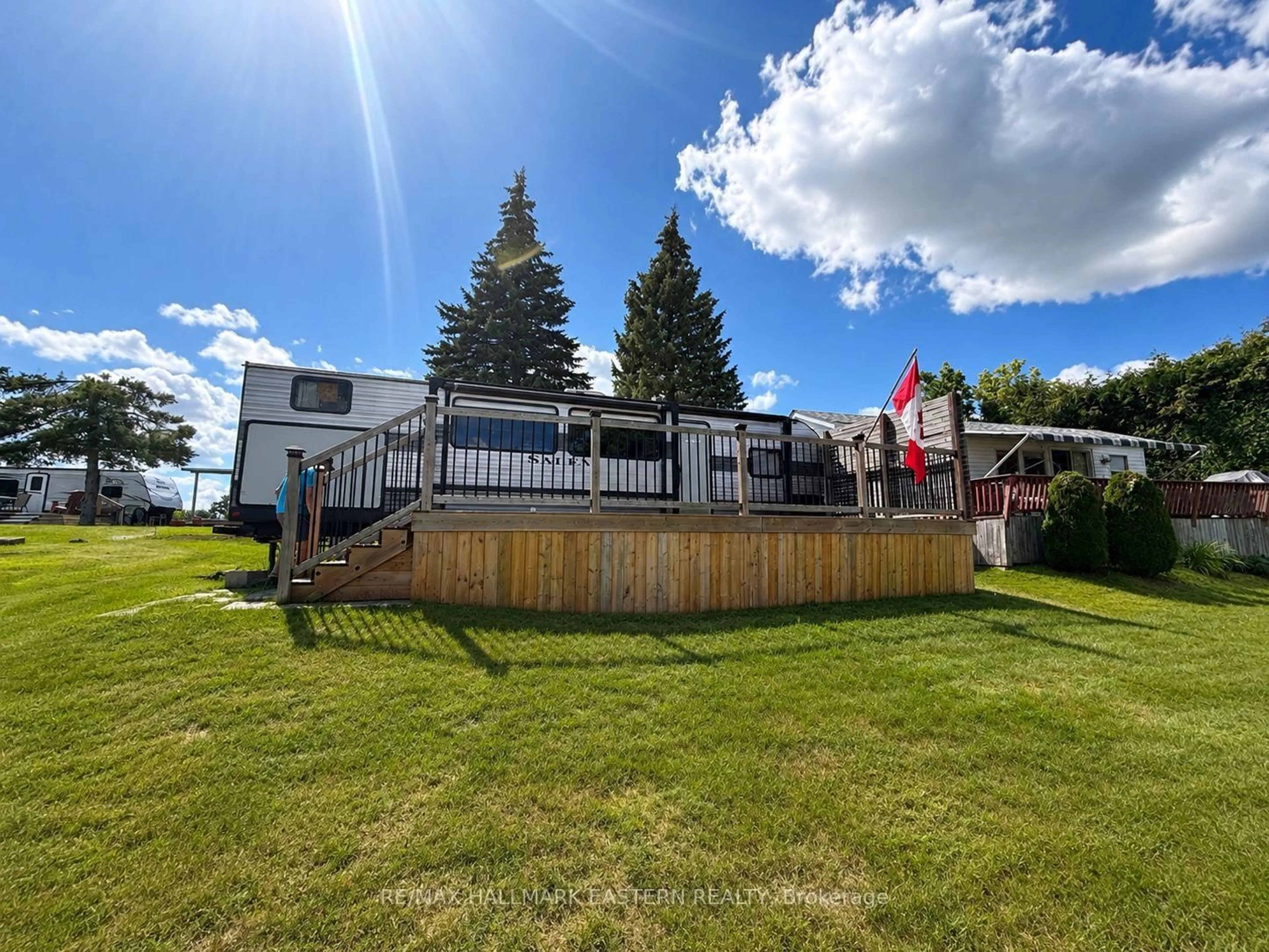 A pic from outside/outdoor area/front of a property/back of a property/a pic from drone, unknown for 1280 Gail Park Dr ##2, Selwyn Ontario K0L 1T0