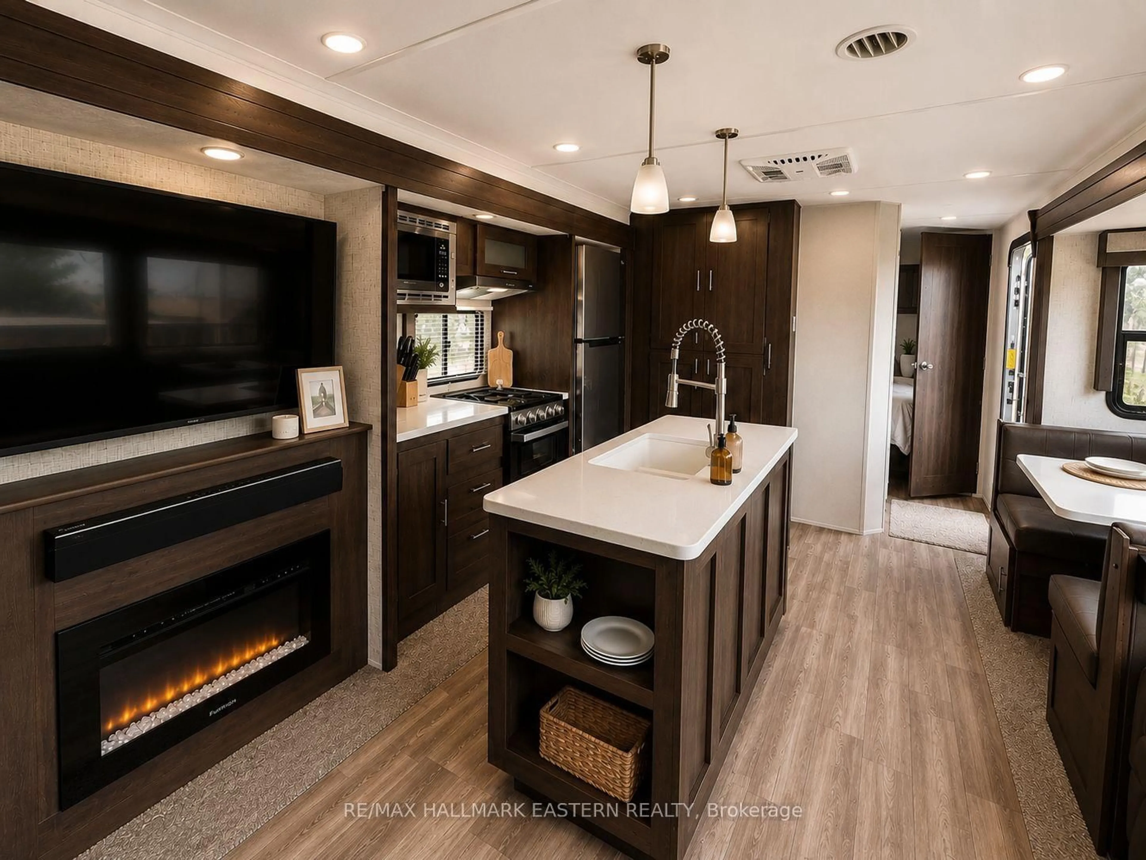 Open concept kitchen, unknown for 1280 Gail Park Dr ##2, Selwyn Ontario K0L 1T0