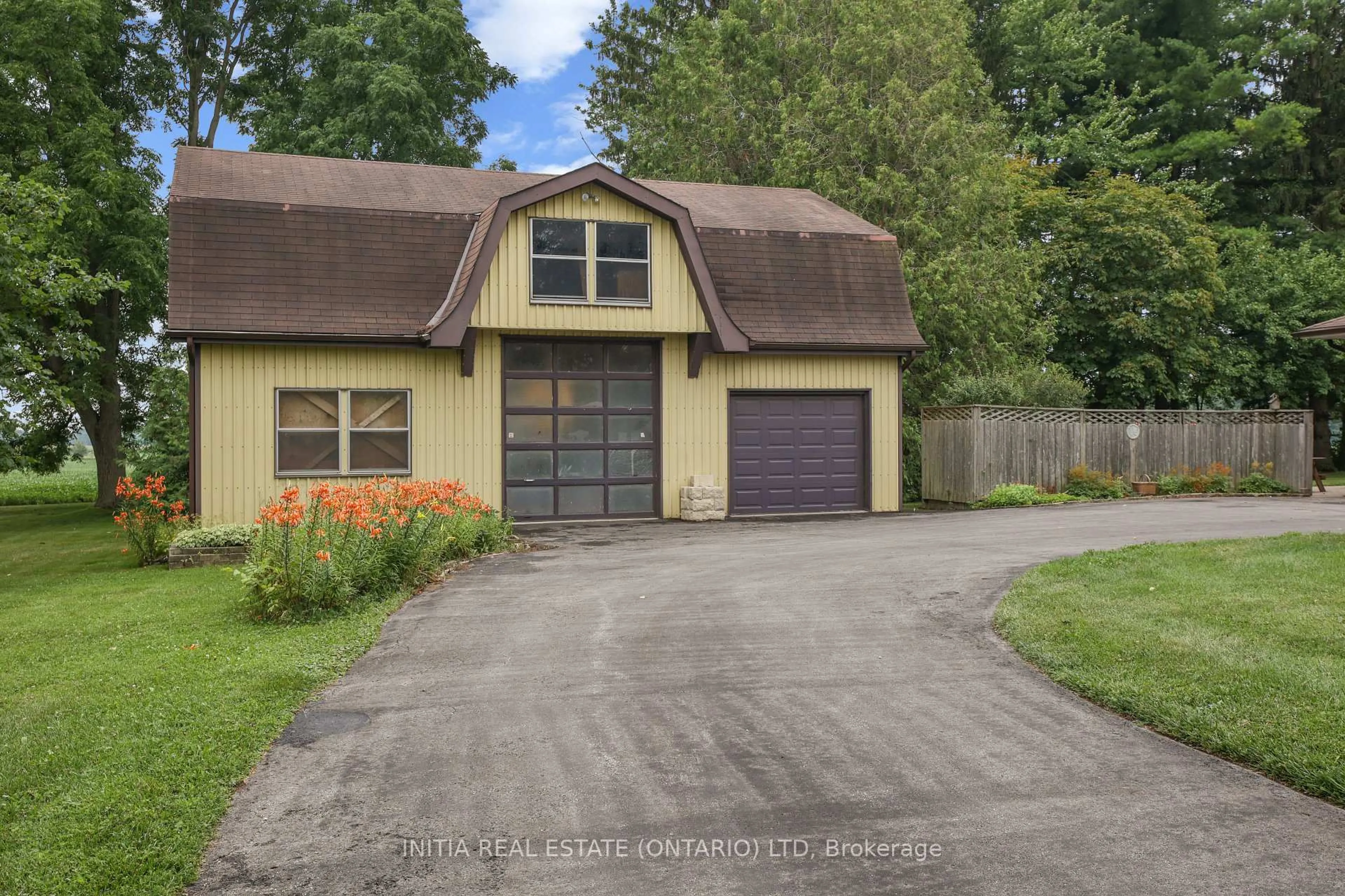 Unknown for 10395 Longwoods Rd, Middlesex Centre Ontario N0L 1E0