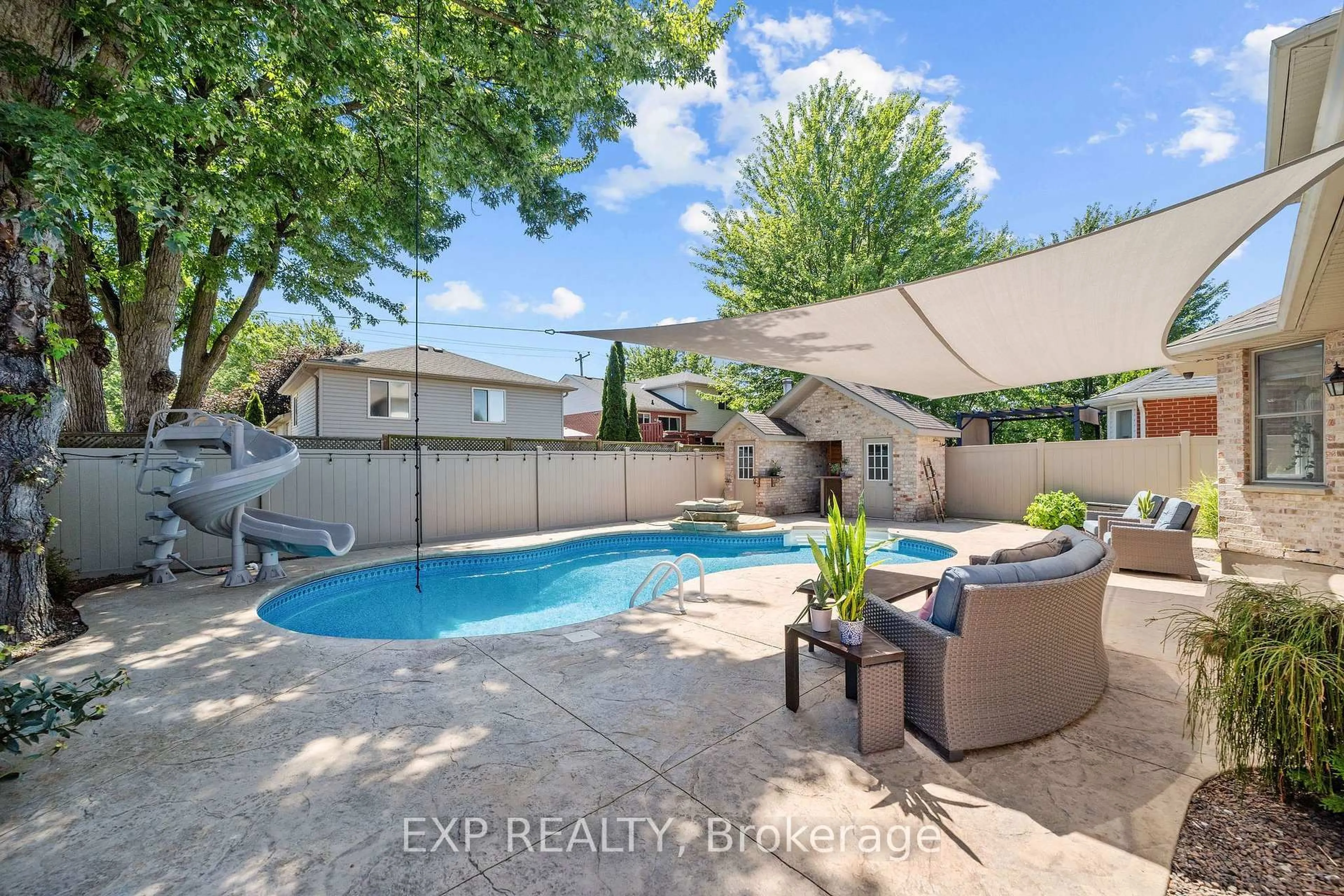 Pool for 197 Gibson Cres, Lucan Biddulph Ontario N0M 2J0