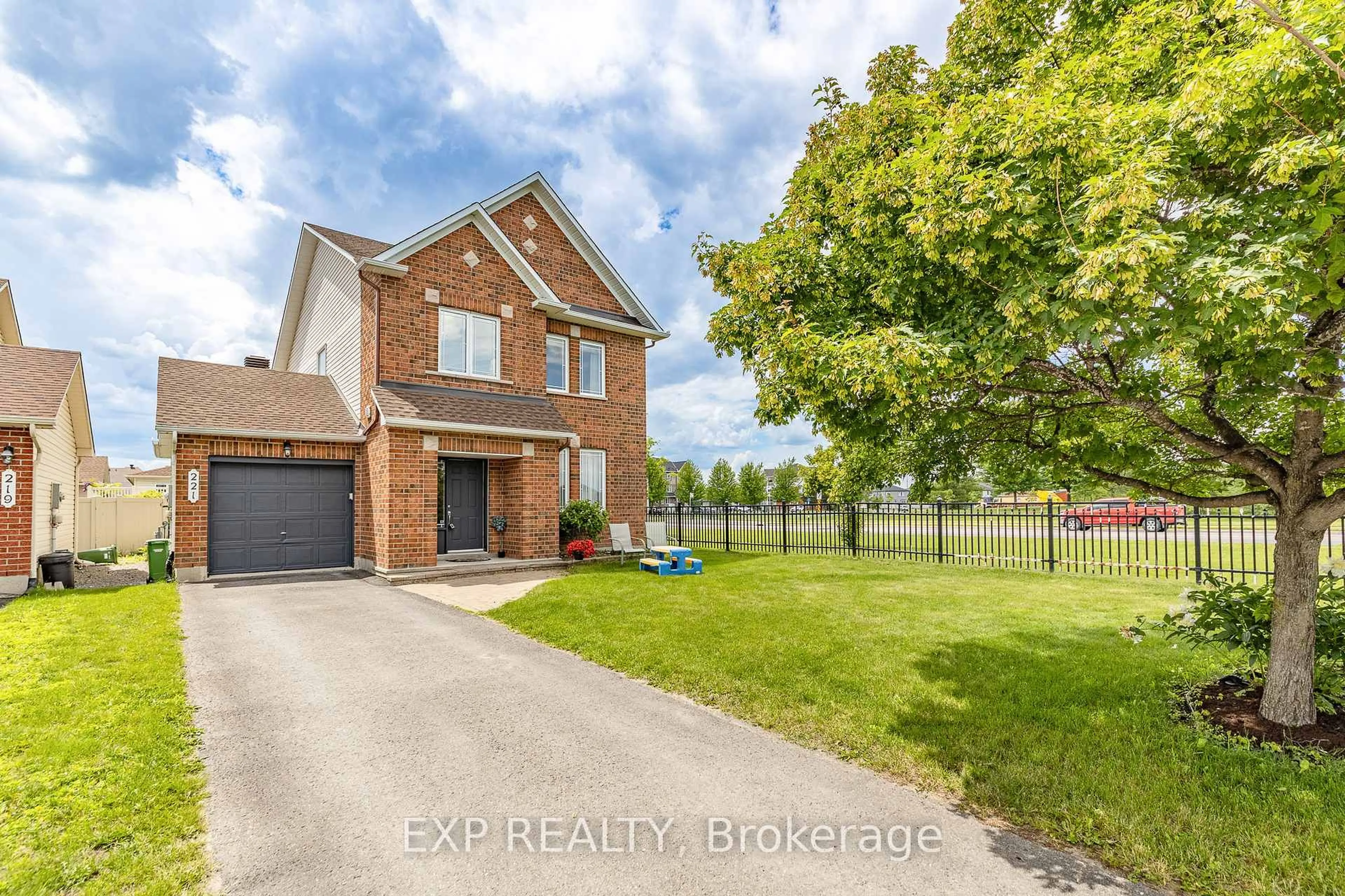A pic from outside/outdoor area/front of a property/back of a property/a pic from drone, street for 221 Northwind St, Ottawa Ontario K4A 5G3