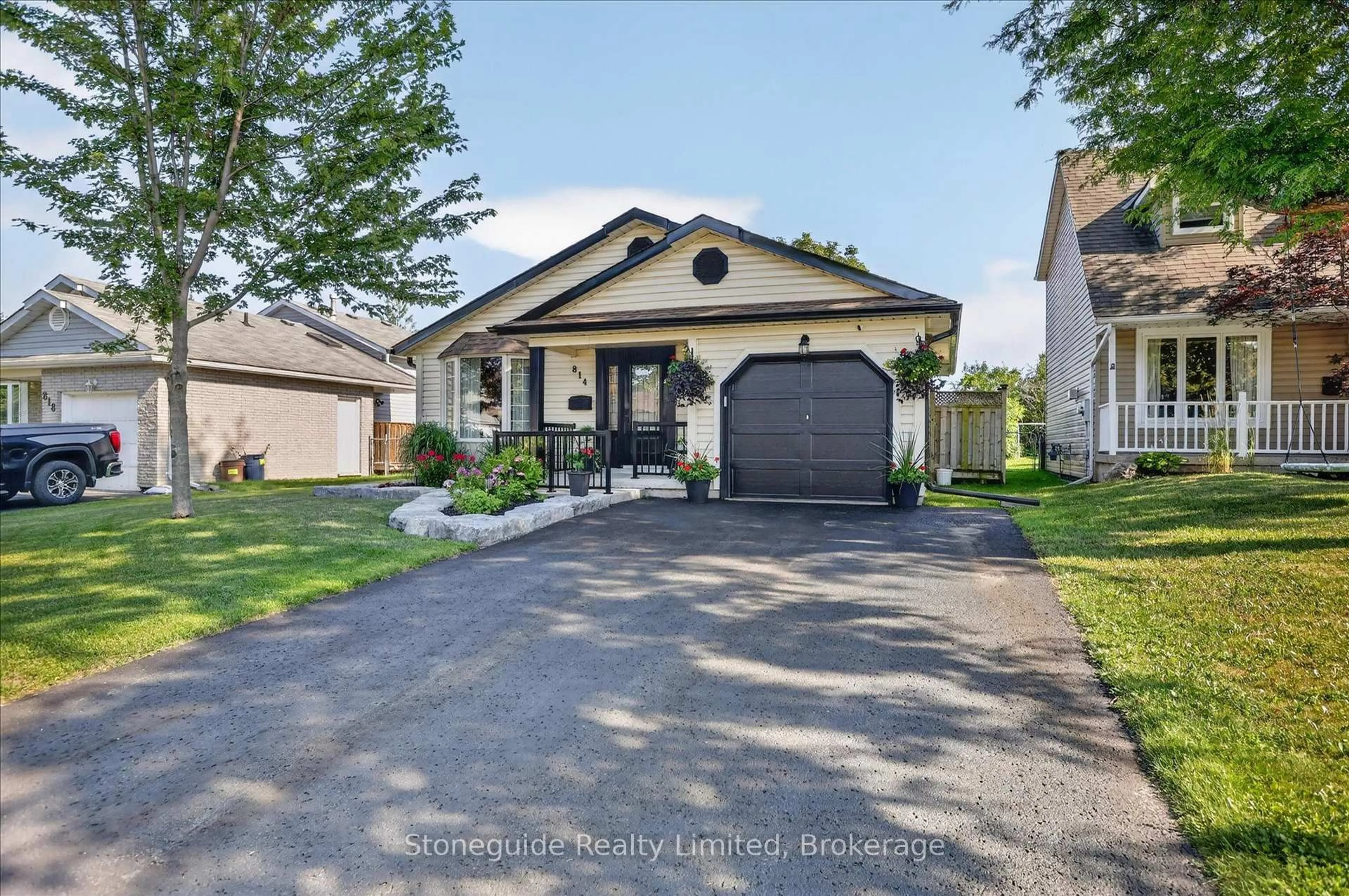 Home with vinyl exterior material, street for 814 Milford Dr, Peterborough Ontario K9J 8J5