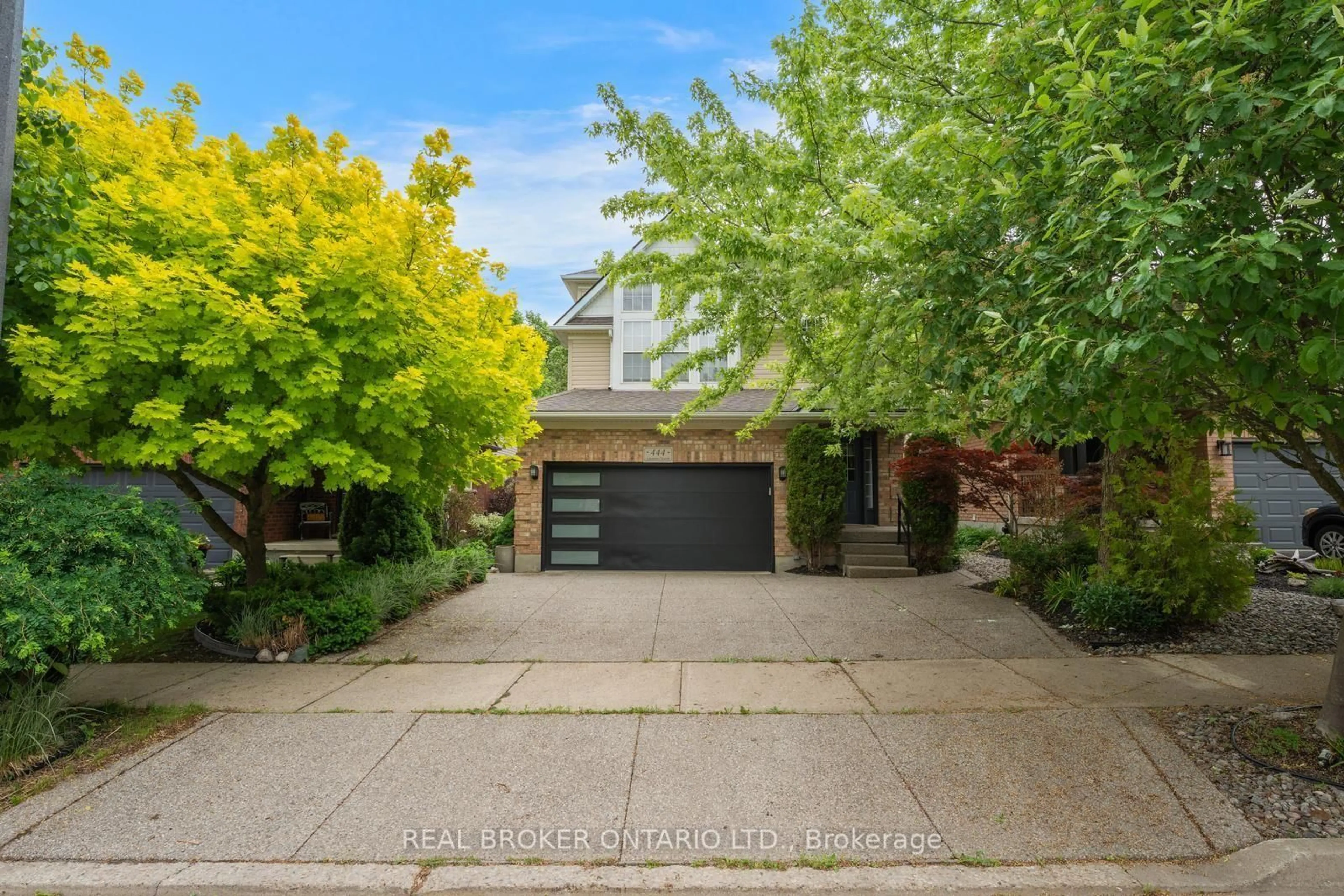 A pic from outside/outdoor area/front of a property/back of a property/a pic from drone, street for 444 Lausanne Cres, Waterloo Ontario N2T 2X4