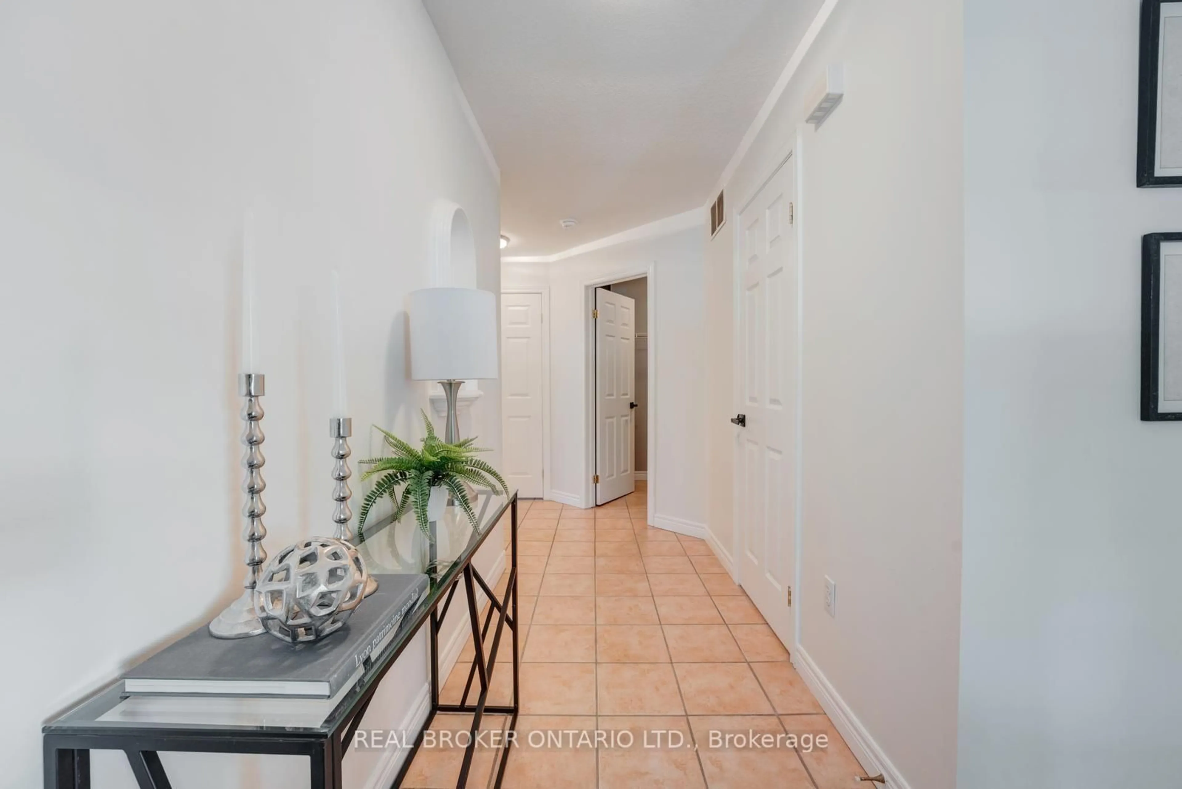 Indoor entryway for 444 Lausanne Cres, Waterloo Ontario N2T 2X4