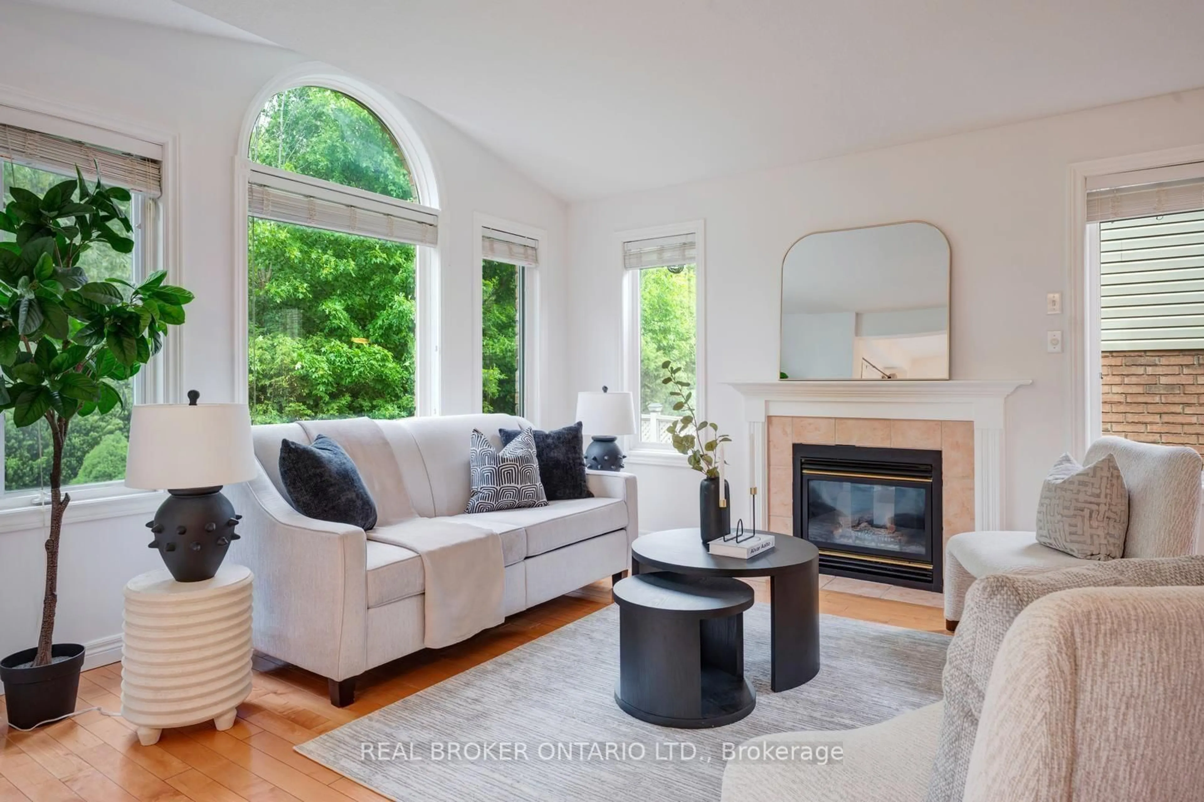 Living room with furniture, unknown for 444 Lausanne Cres, Waterloo Ontario N2T 2X4
