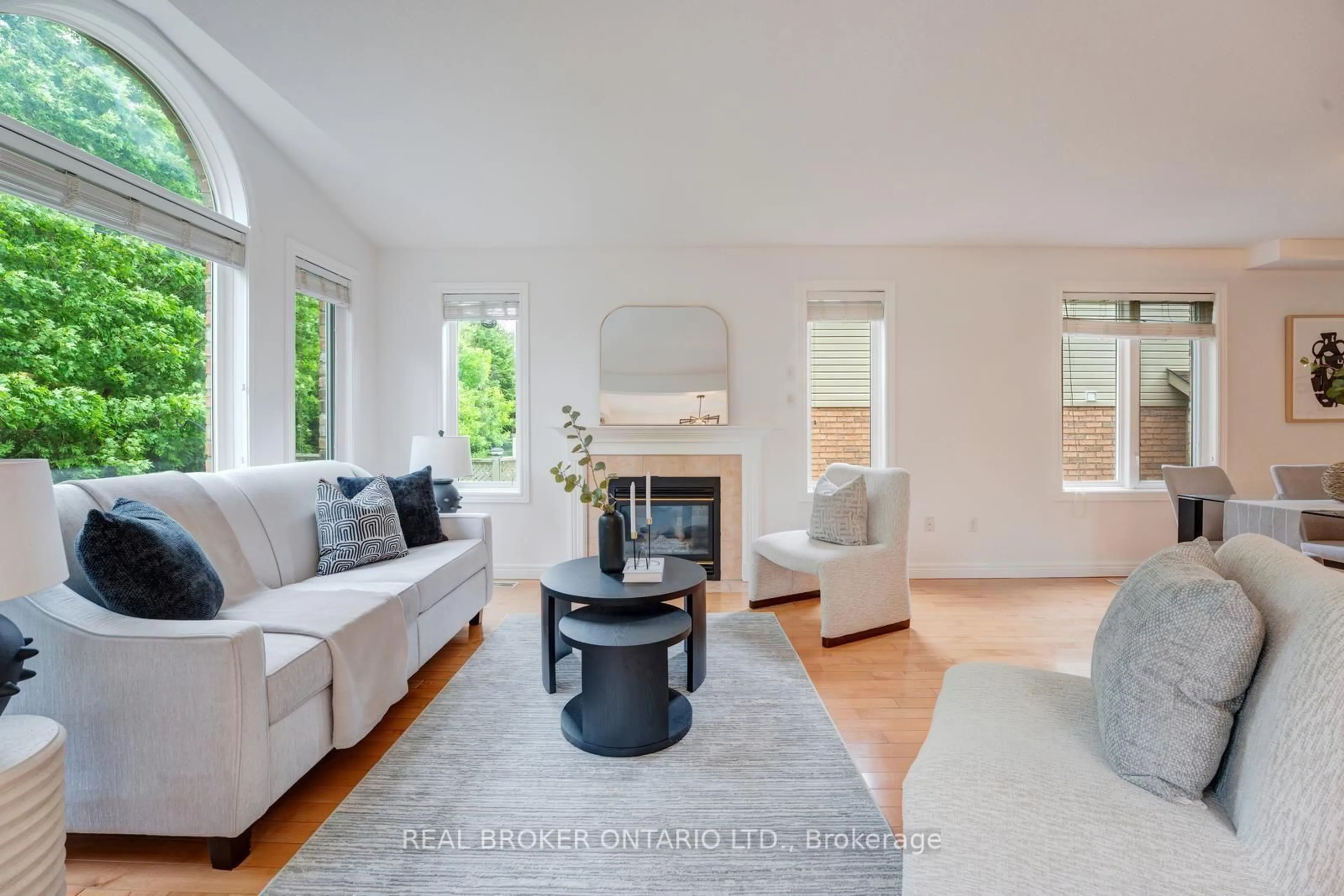 Living room with furniture, unknown for 444 Lausanne Cres, Waterloo Ontario N2T 2X4