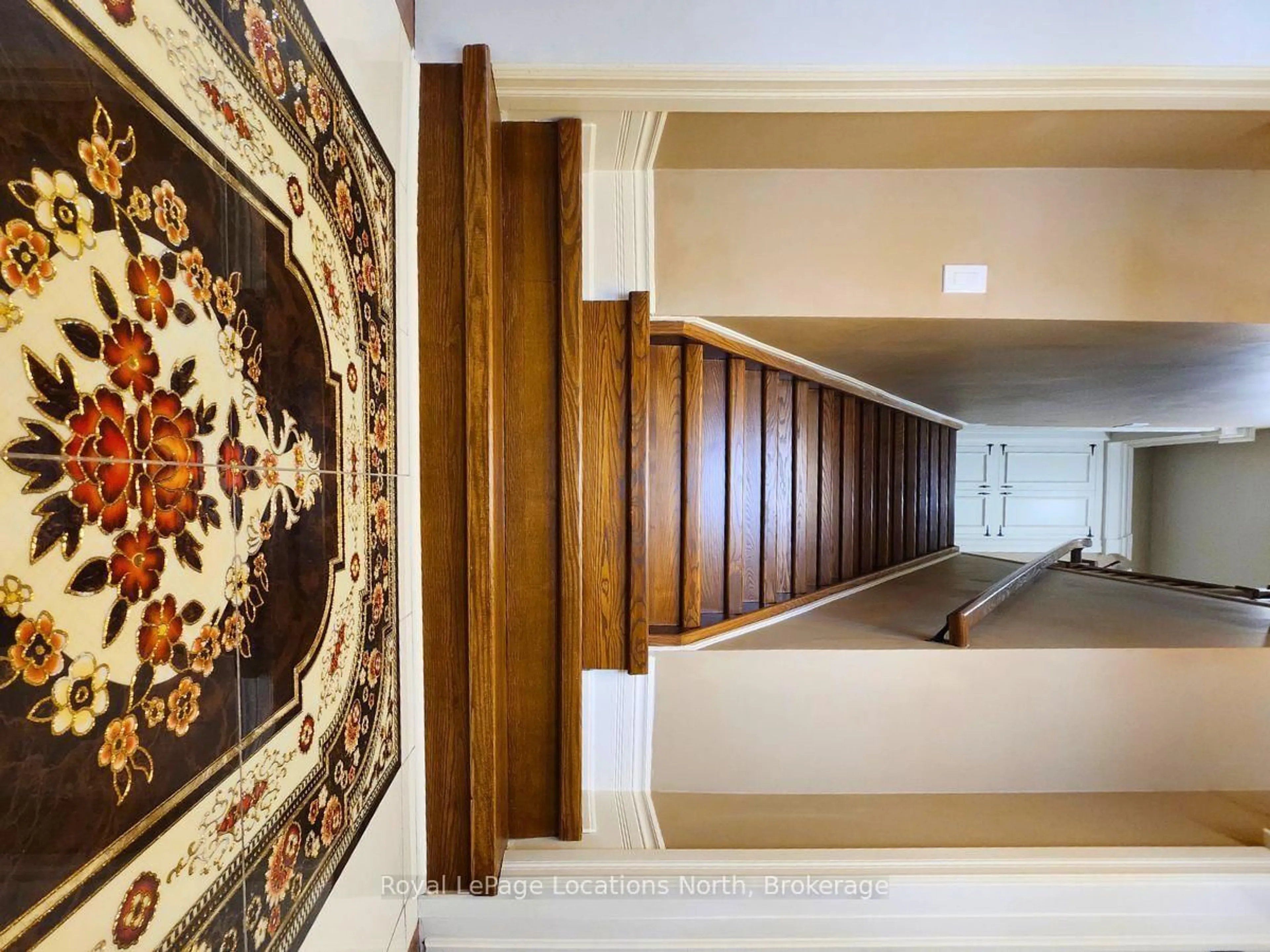 Indoor foyer for 1181 4th Ave, Owen Sound Ontario N4K 4W3