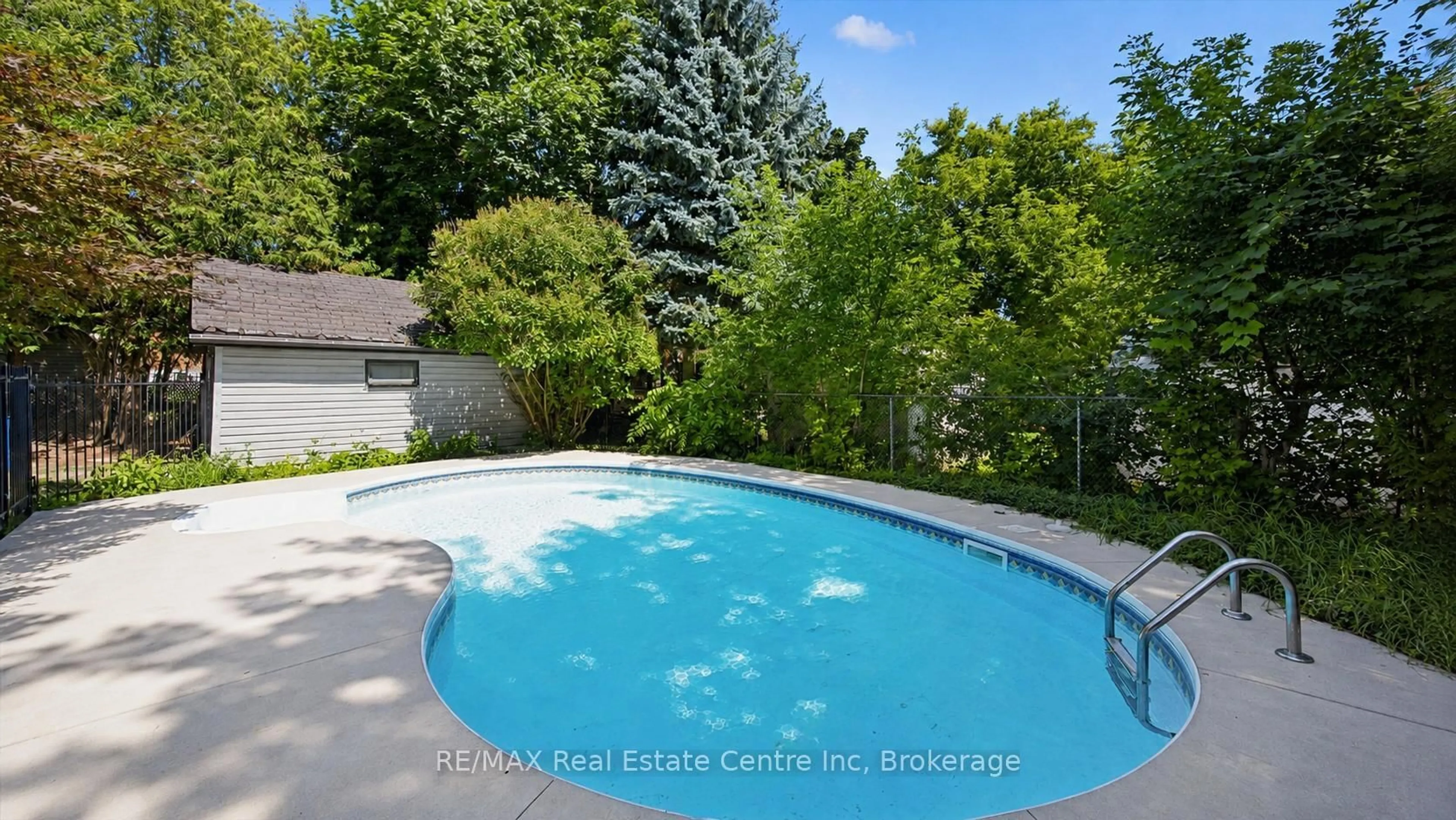Pool for 289 SPEEDVALE Ave, Guelph Ontario N1E 1M8