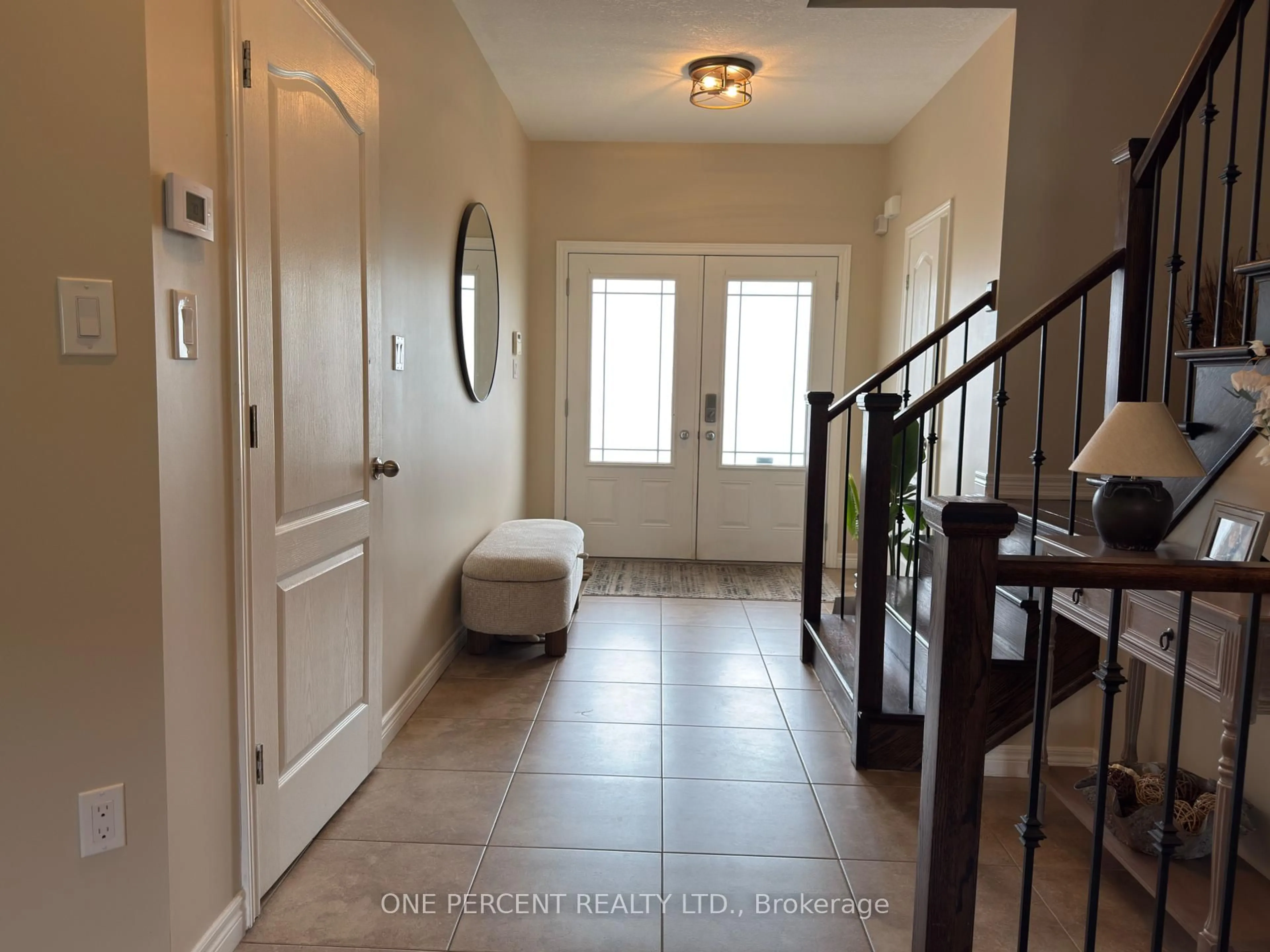 Indoor entryway for 4871 Northgate Cres, Lincoln Ontario L0R 1B9