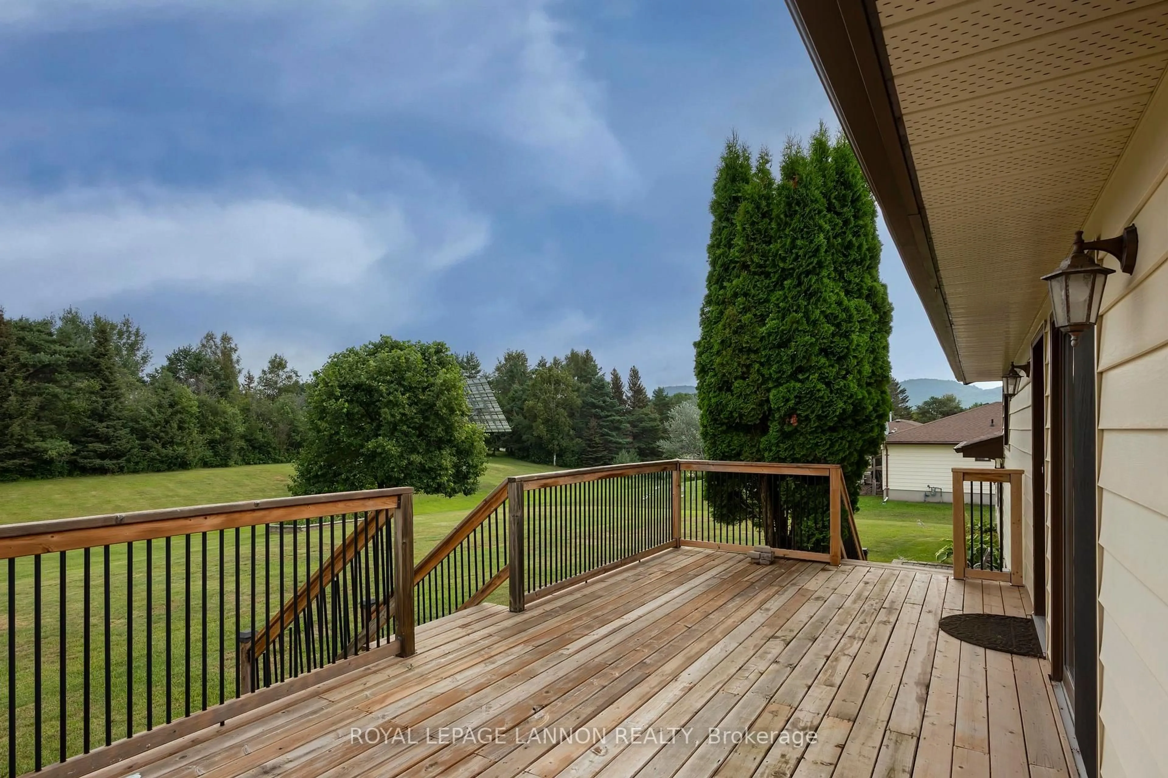 Patio, water/lake/river/ocean view for 1030 Brookview Pl, Thunder Bay Ontario P7J 1B2
