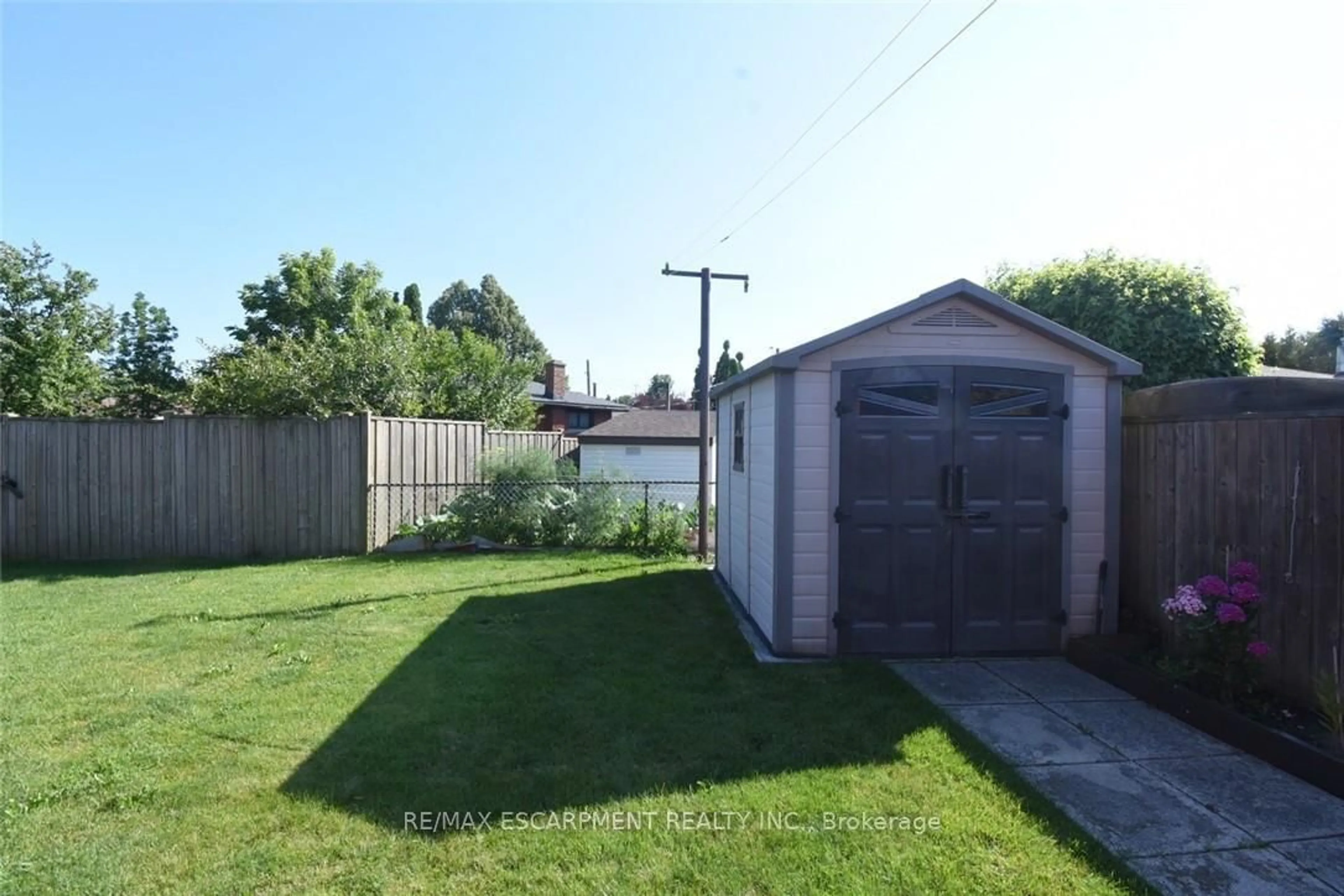 Shed for 36 Abbington Dr, Hamilton Ontario L9C 4R3