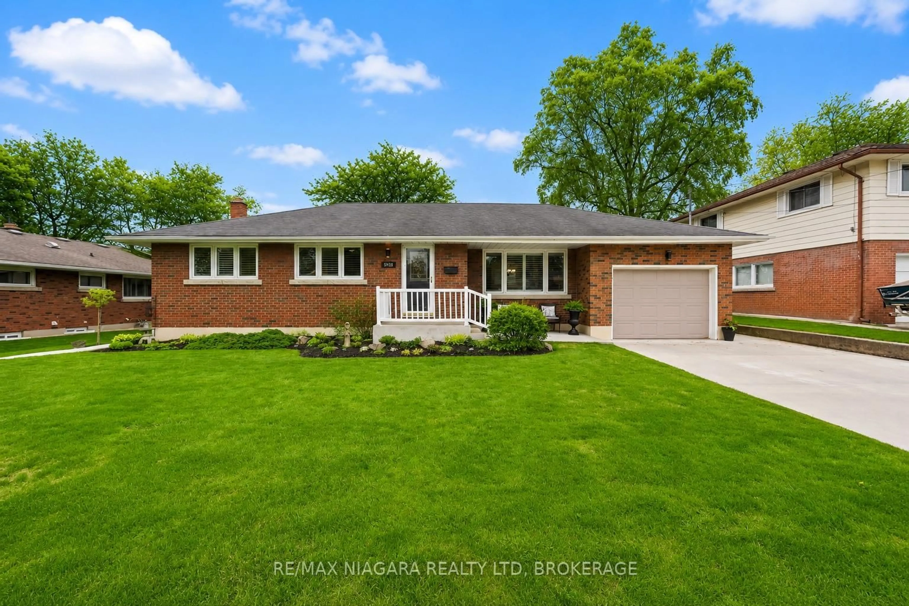 Home with brick exterior material, street for 5938 Stevens St, Niagara Falls Ontario L2E 3A3