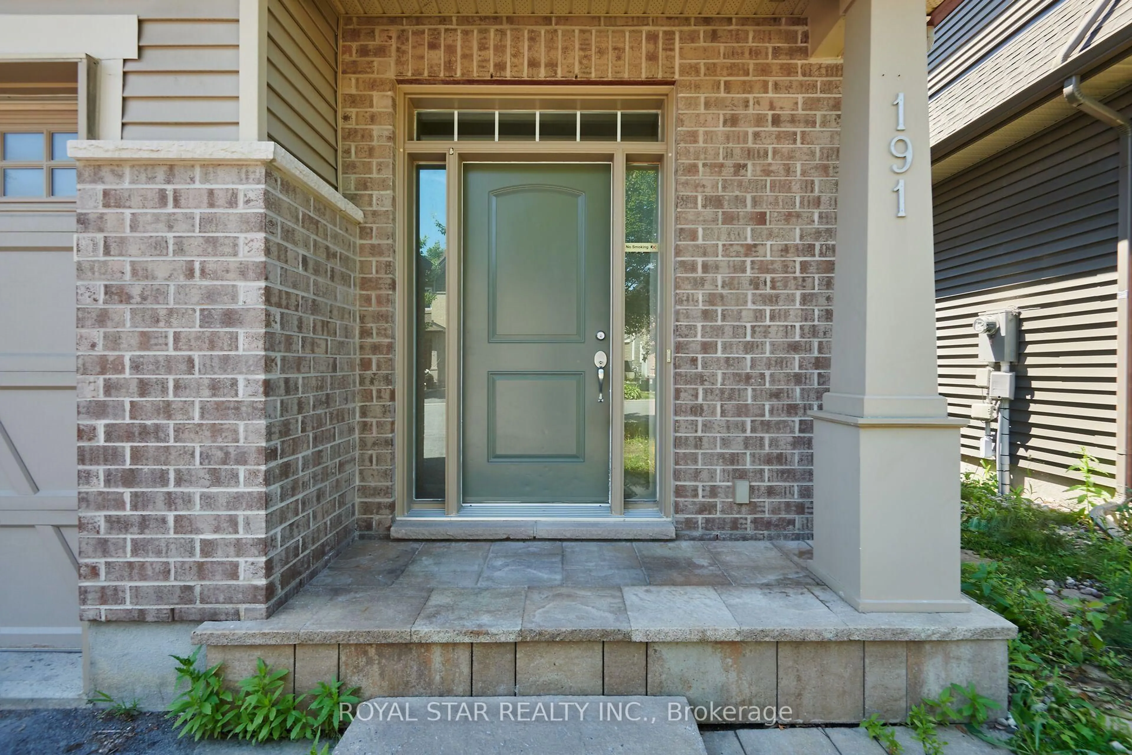 Indoor entryway for 191 FLAT SEDGE Cres, Ottawa Ontario K1T 0G9