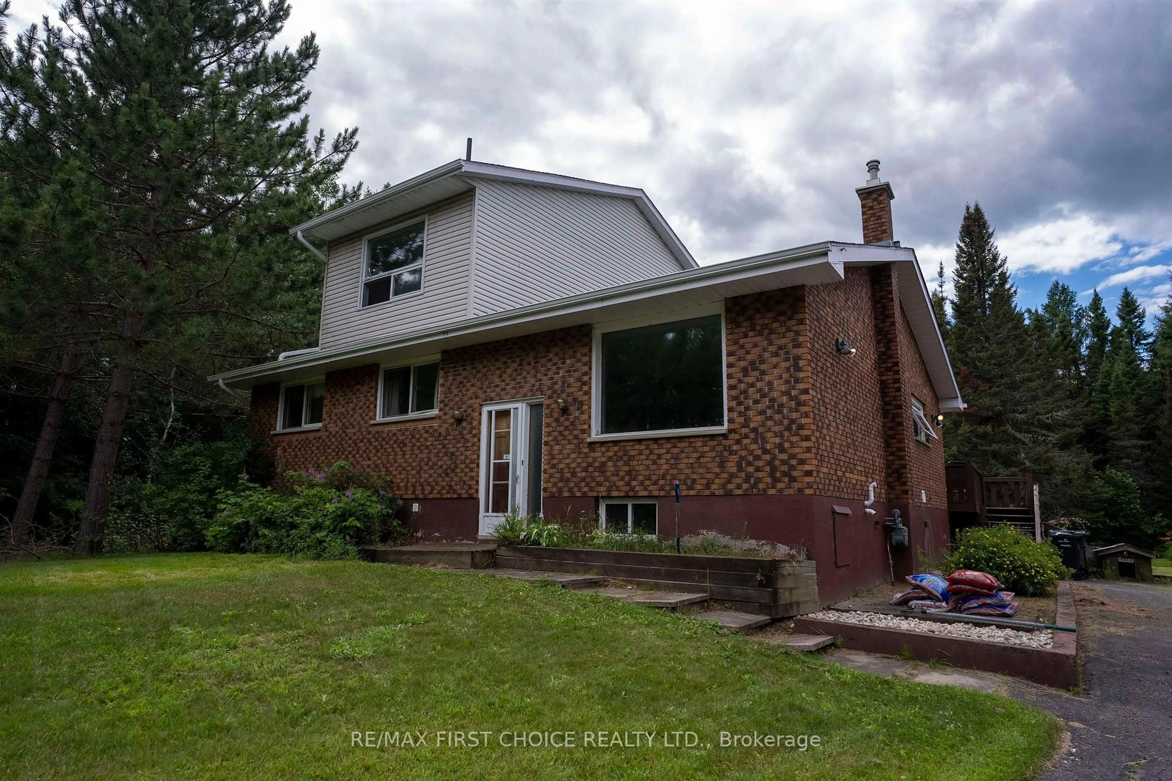 Unknown for 521 Onion Lake Rd, Thunder Bay Ontario P7G 2C1