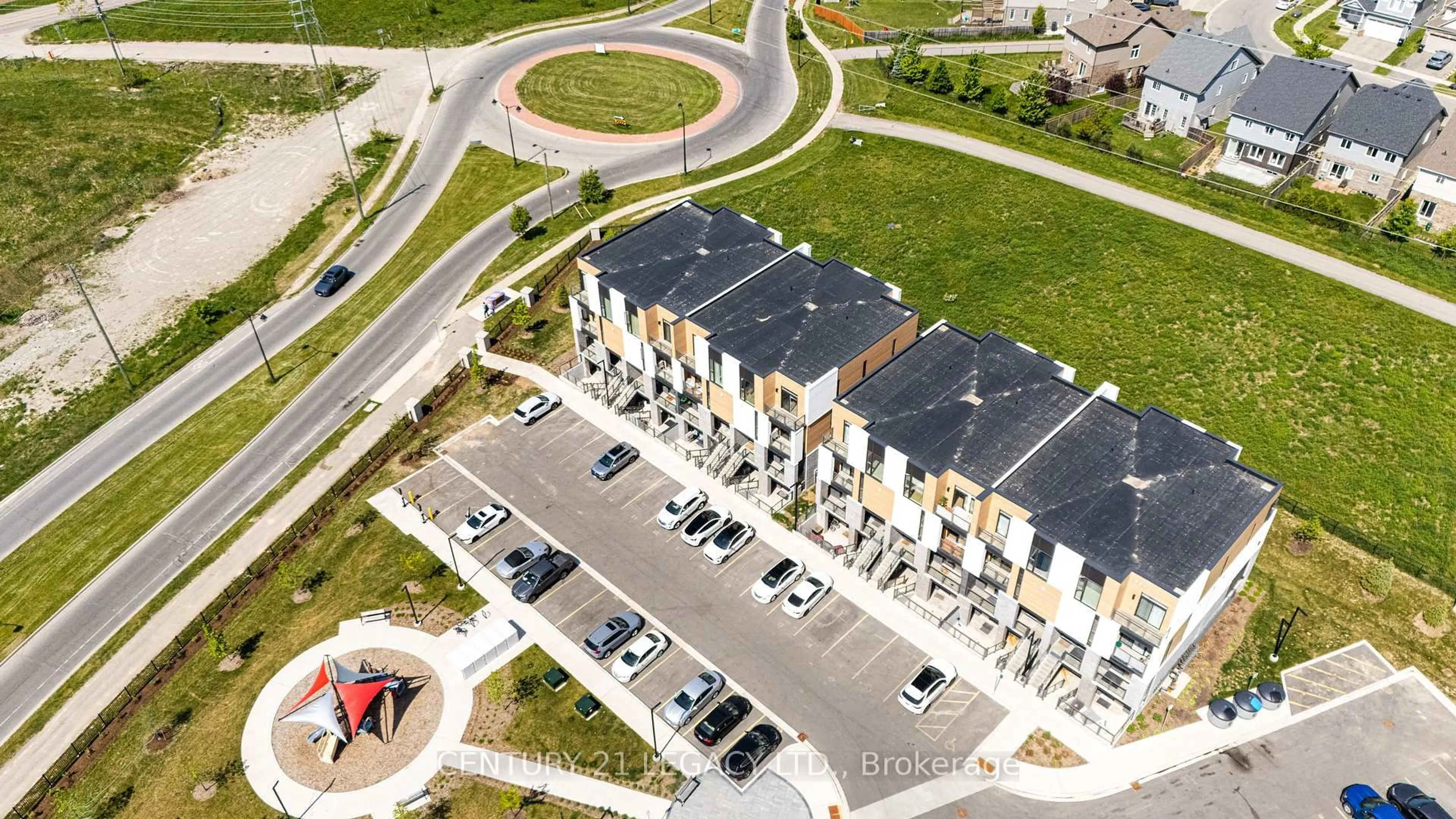 A pic from outside/outdoor area/front of a property/back of a property/a pic from drone, street for 142 Foamflower Pl, Waterloo Ontario N2V 0G9