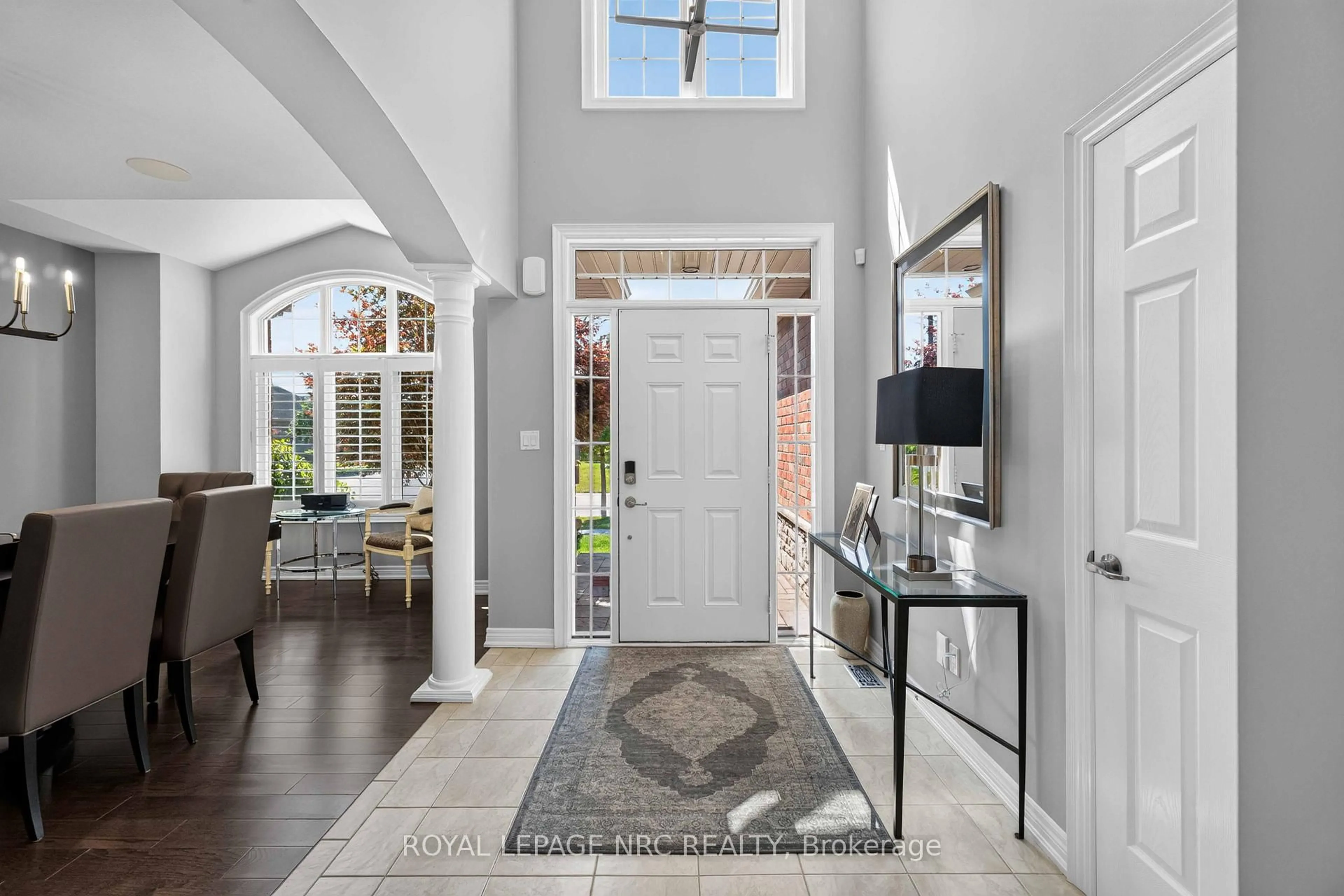 Indoor entryway for 6 CARDINAL Cres, Welland Ontario L2C 0A8