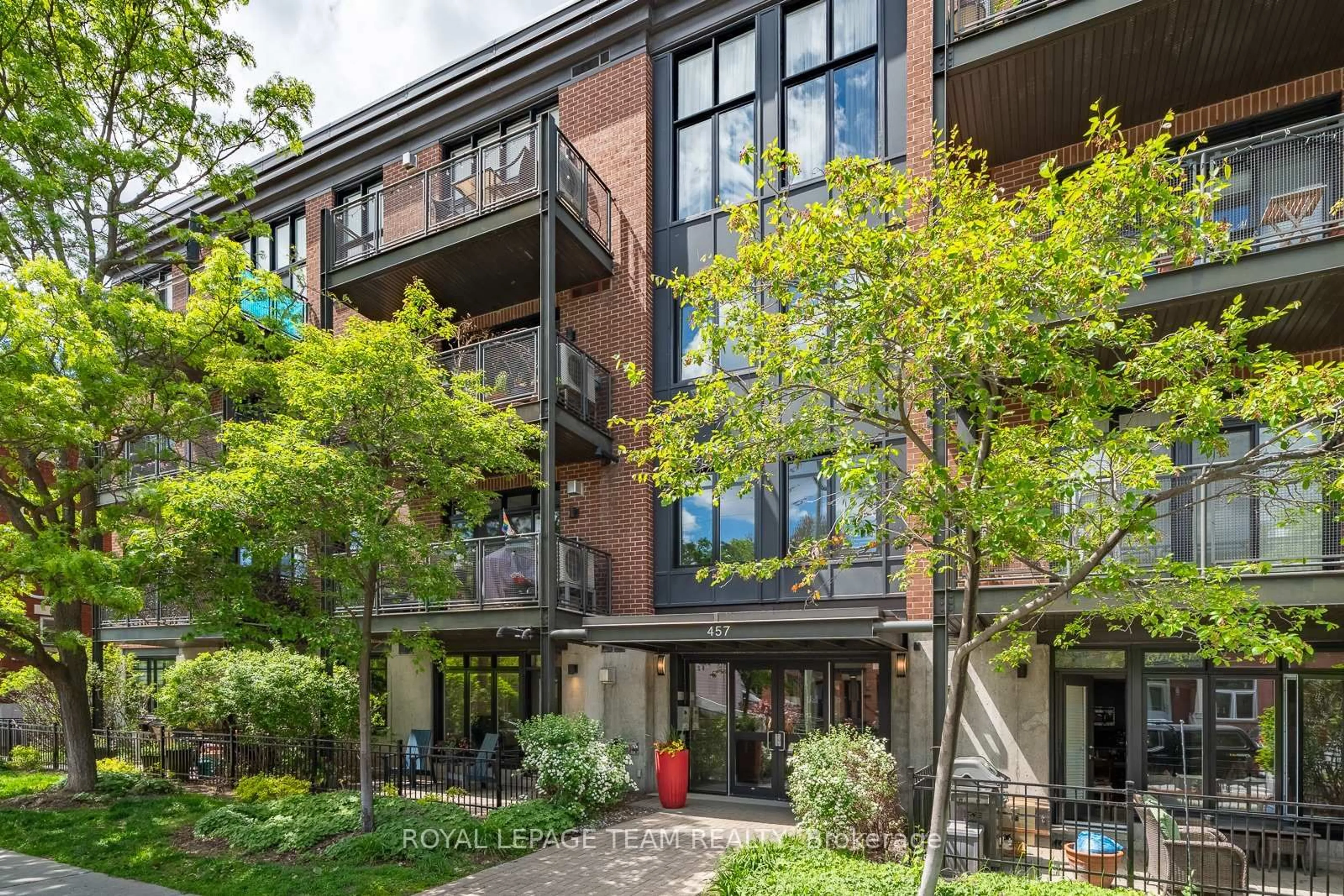 Patio, unknown for 457 Mcleod St #101, Ottawa Ontario K1R 5P5