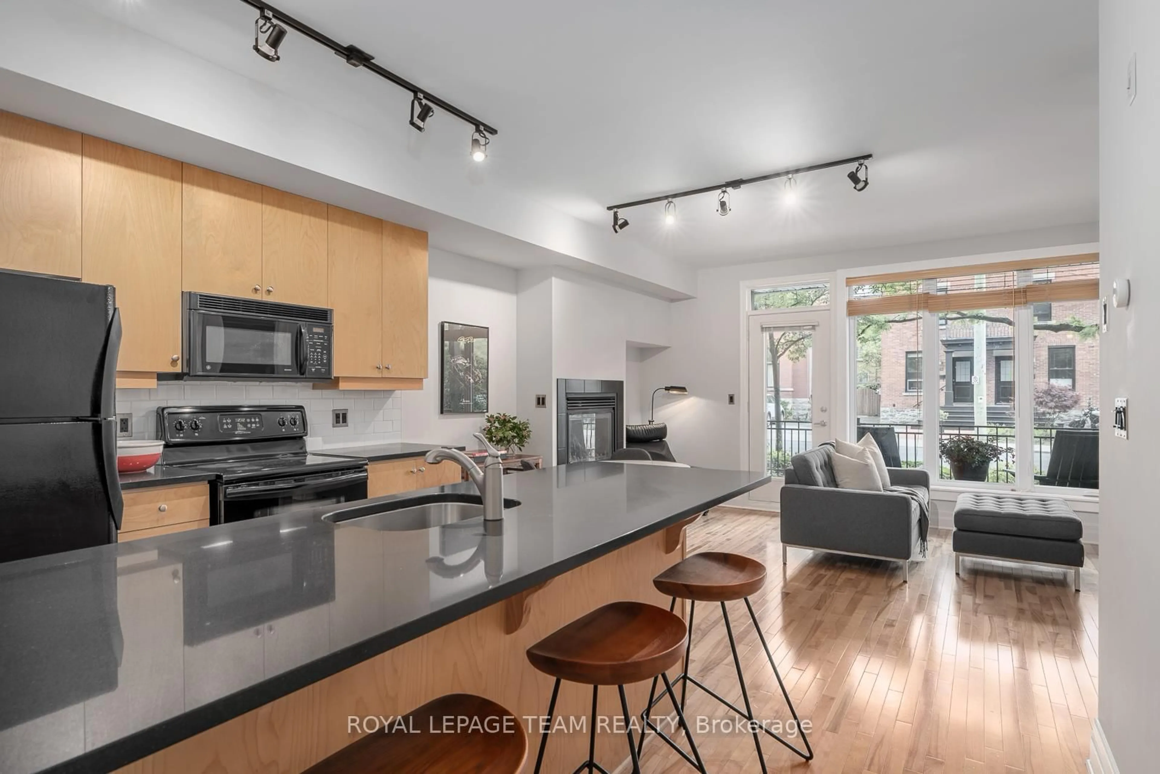 Open concept kitchen, unknown for 457 Mcleod St #101, Ottawa Ontario K1R 5P5