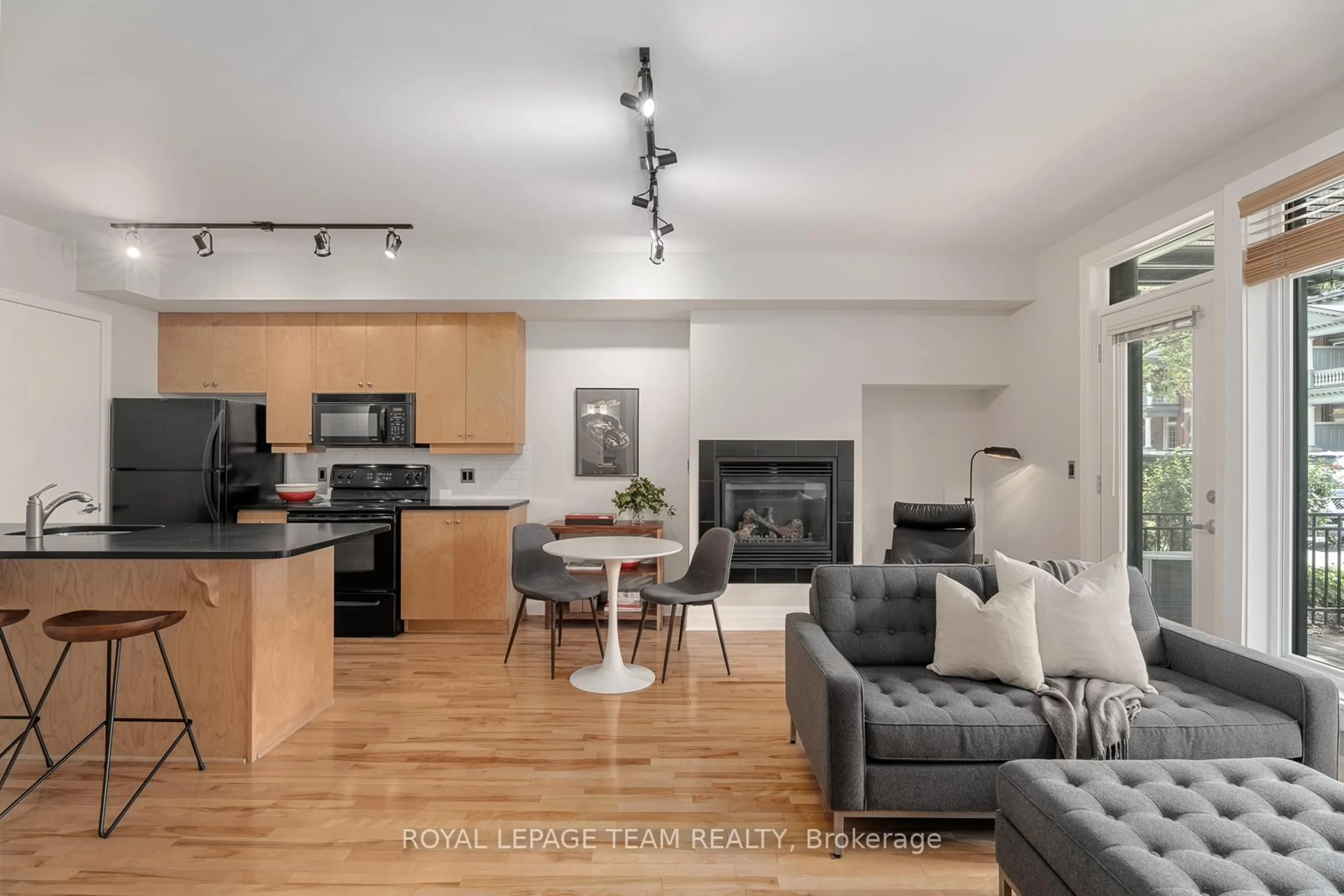 Open concept kitchen, unknown for 457 Mcleod St #101, Ottawa Ontario K1R 5P5