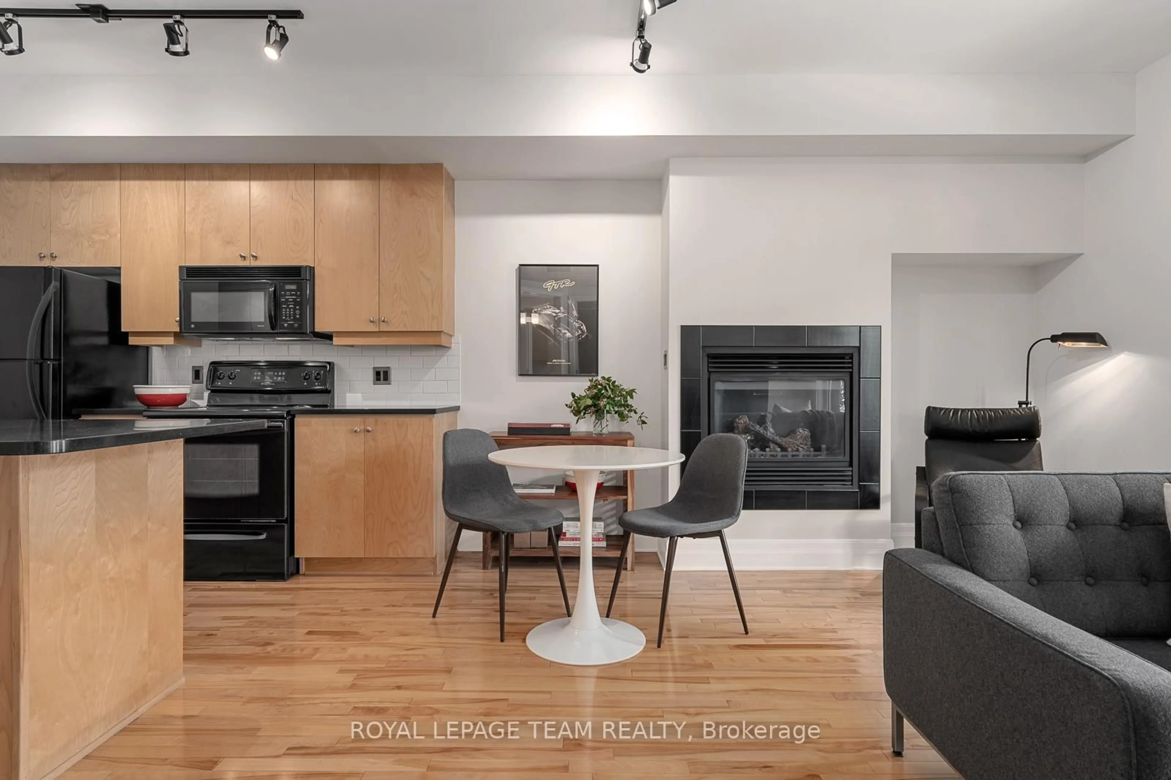 Open concept kitchen, unknown for 457 Mcleod St #101, Ottawa Ontario K1R 5P5