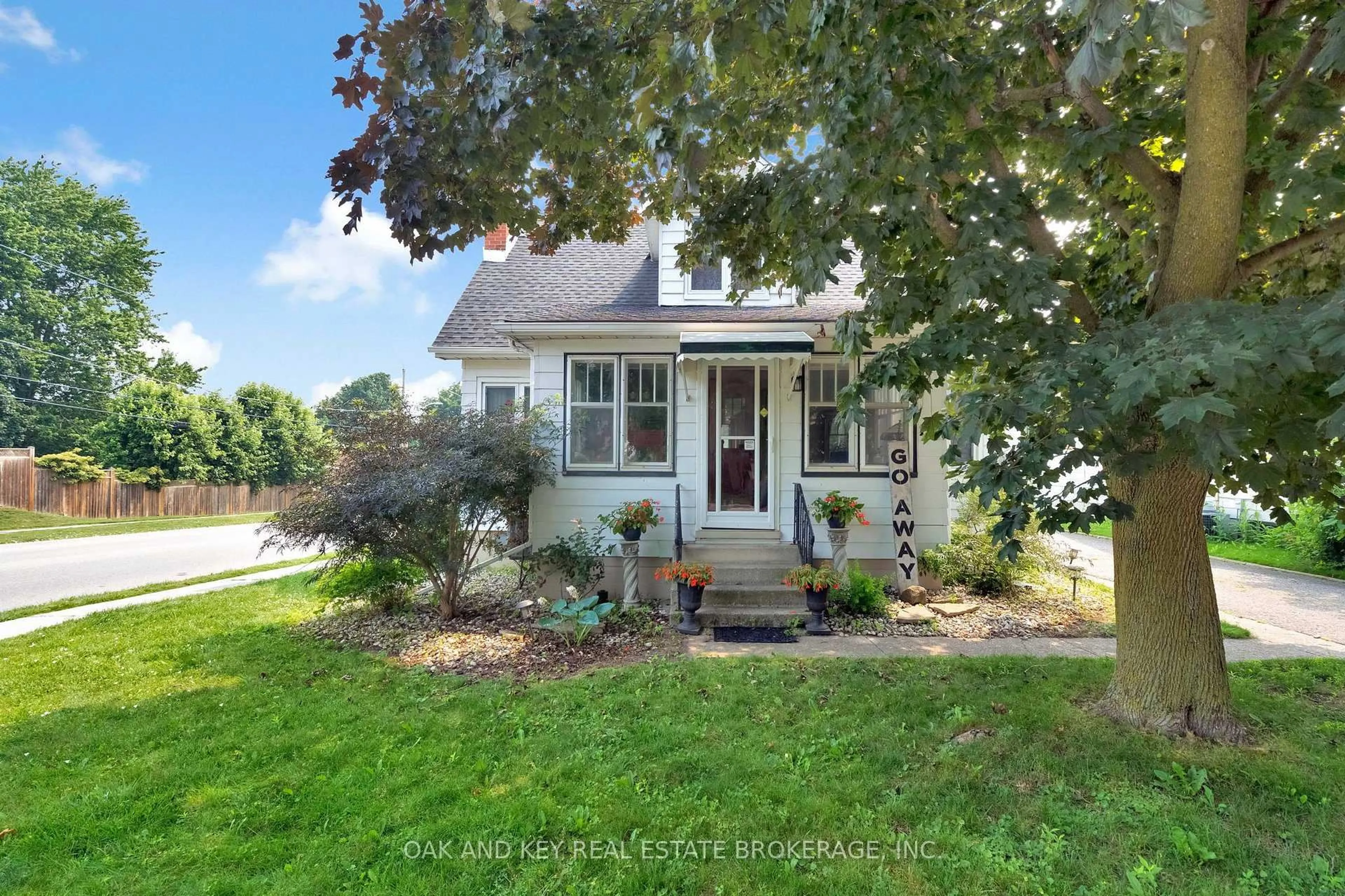 Unknown for 120 Sydenham St, Woodstock Ontario N4S 7B5