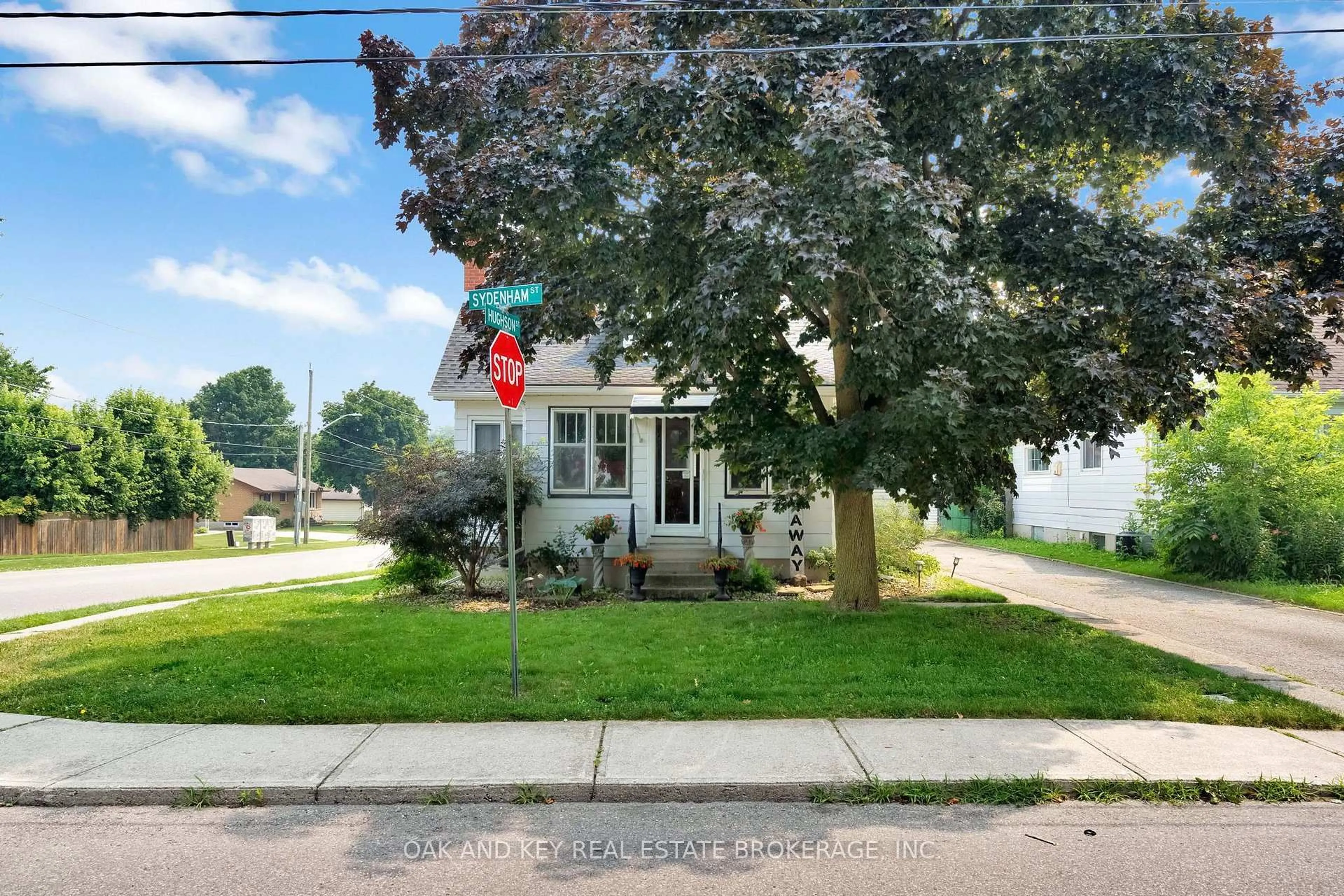 Unknown for 120 Sydenham St, Woodstock Ontario N4S 7B5