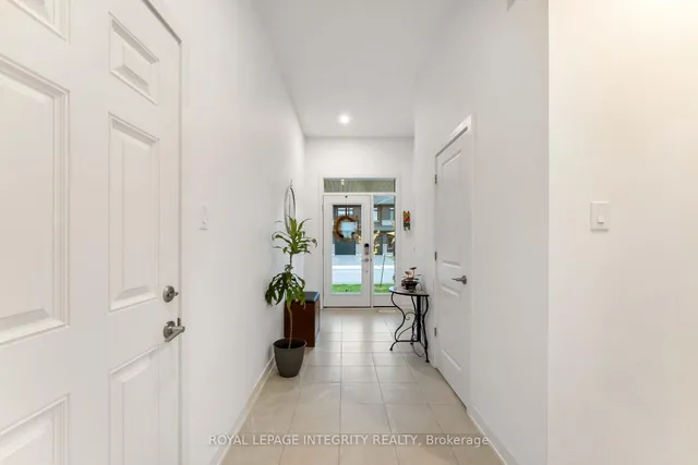 221 Finsbury Ave, Ottawa 4