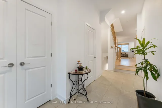 221 Finsbury Ave, Ottawa 5
