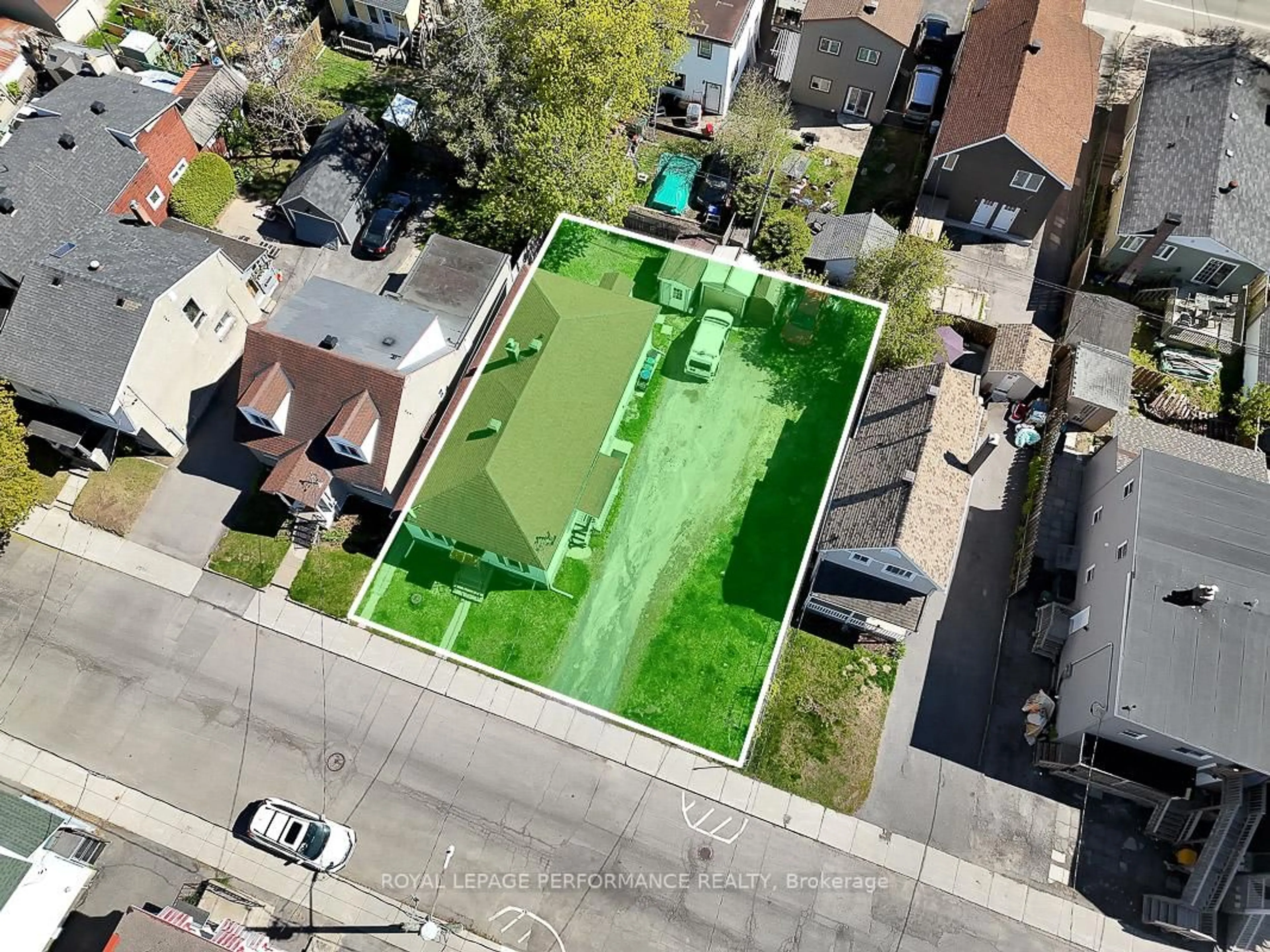 A pic from outside/outdoor area/front of a property/back of a property/a pic from drone, street for 228 Carillon St, Ottawa Ontario K1L 5X8