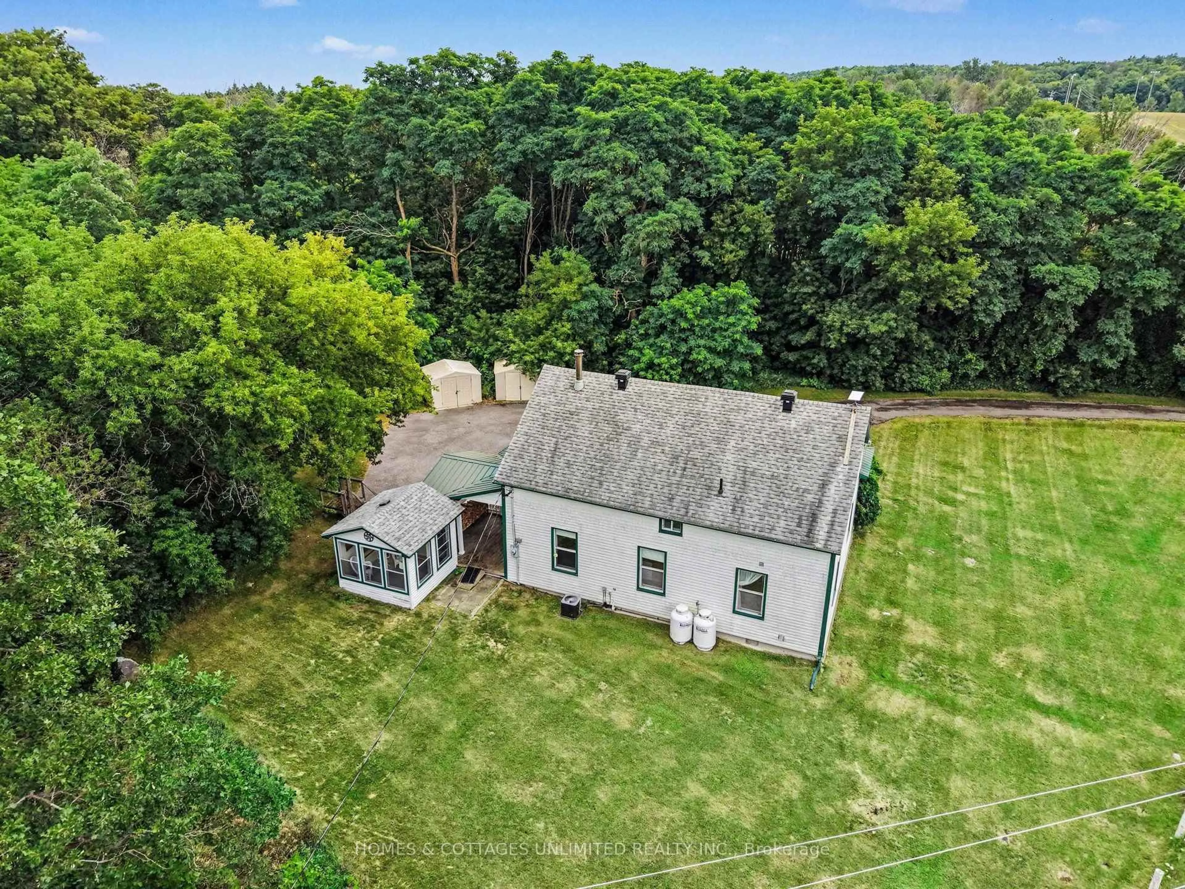 A pic from outside/outdoor area/front of a property/back of a property/a pic from drone, unknown for 4237 WATSON'S CORNERS Rd, Mcdonalds Corners Ontario K0G 1M0