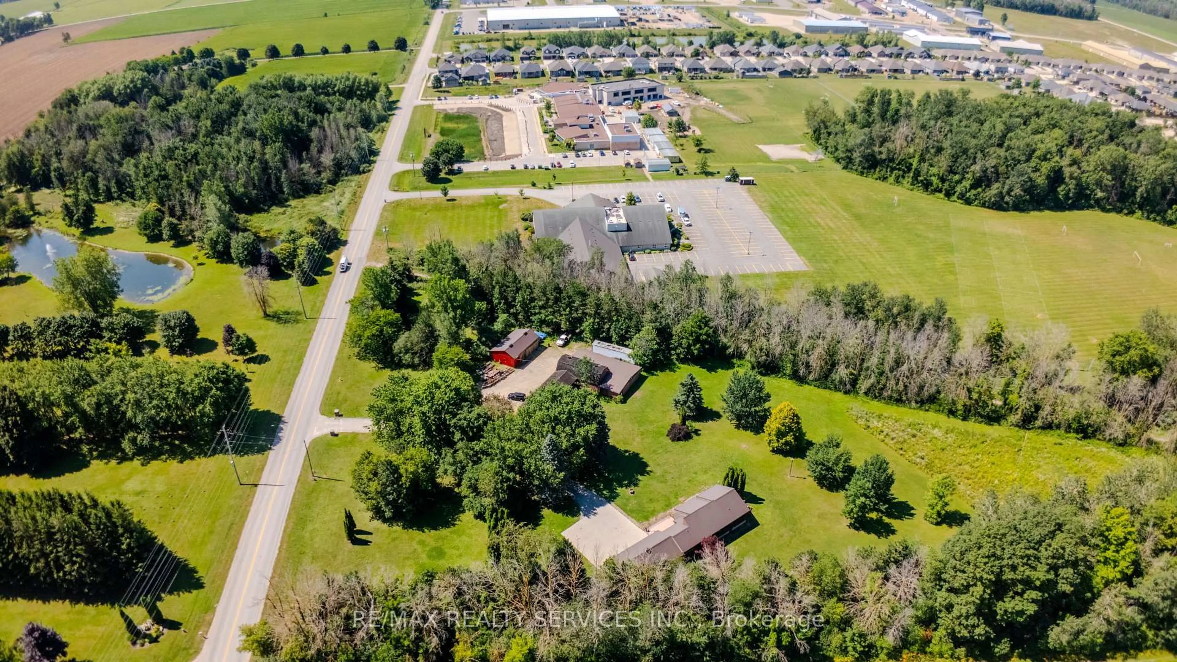 A pic from outside/outdoor area/front of a property/back of a property/a pic from drone, unknown for 1045 Tremaine Ave, North Perth Ontario N4W 3G9