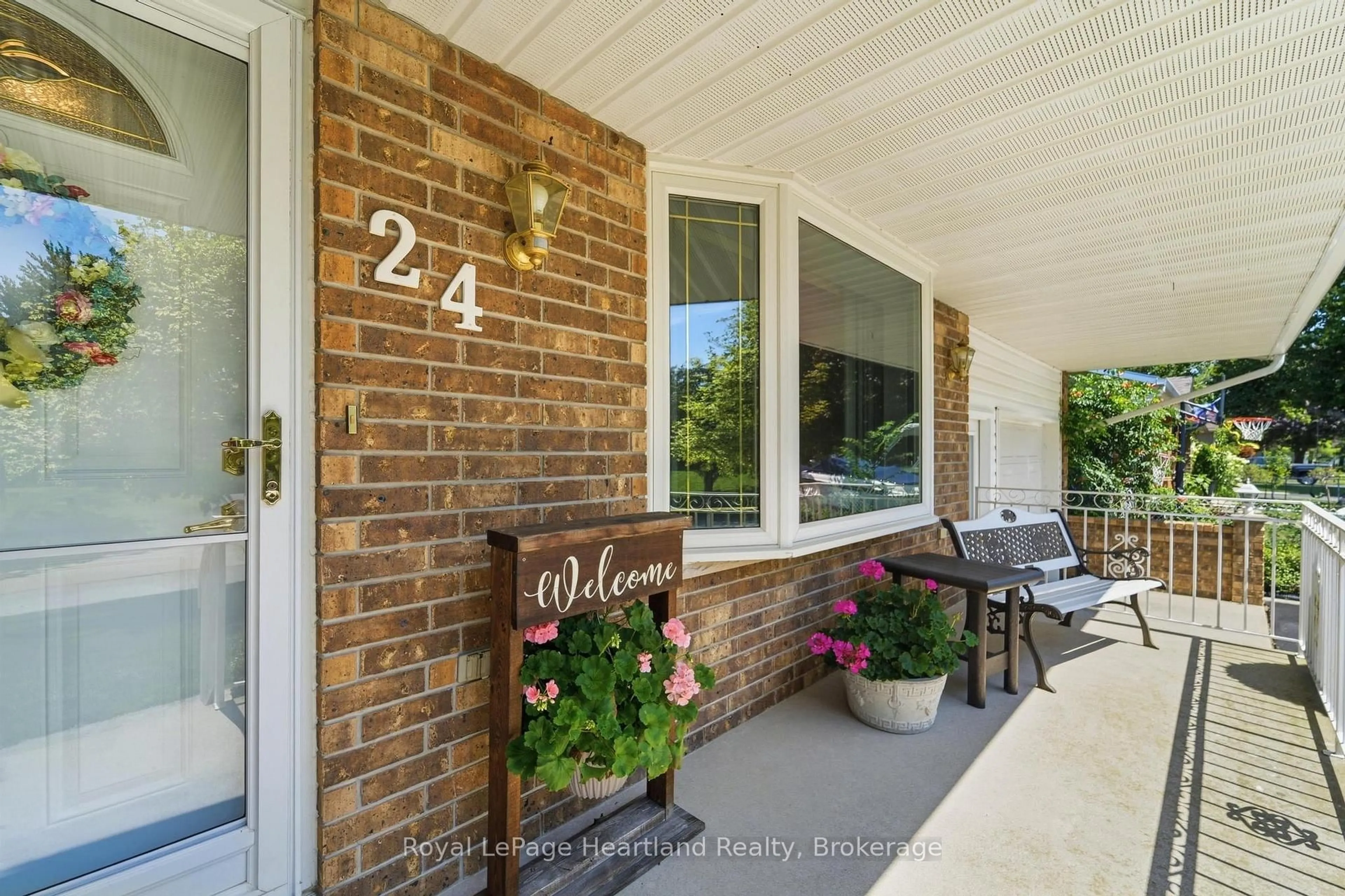 Indoor entryway for 24 Leonard Dr, Goderich Ontario N7A 4K6