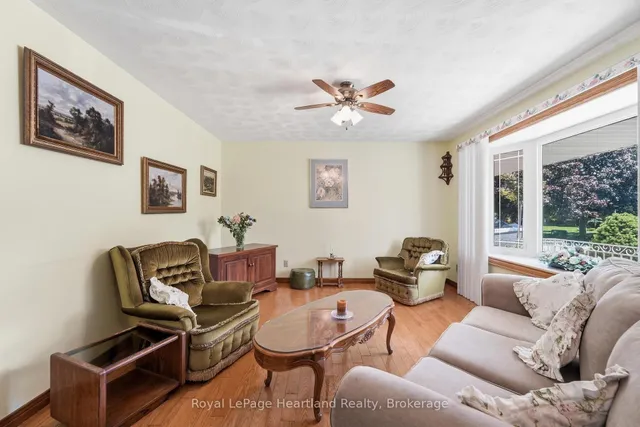 24 Leonard Dr, Goderich 5