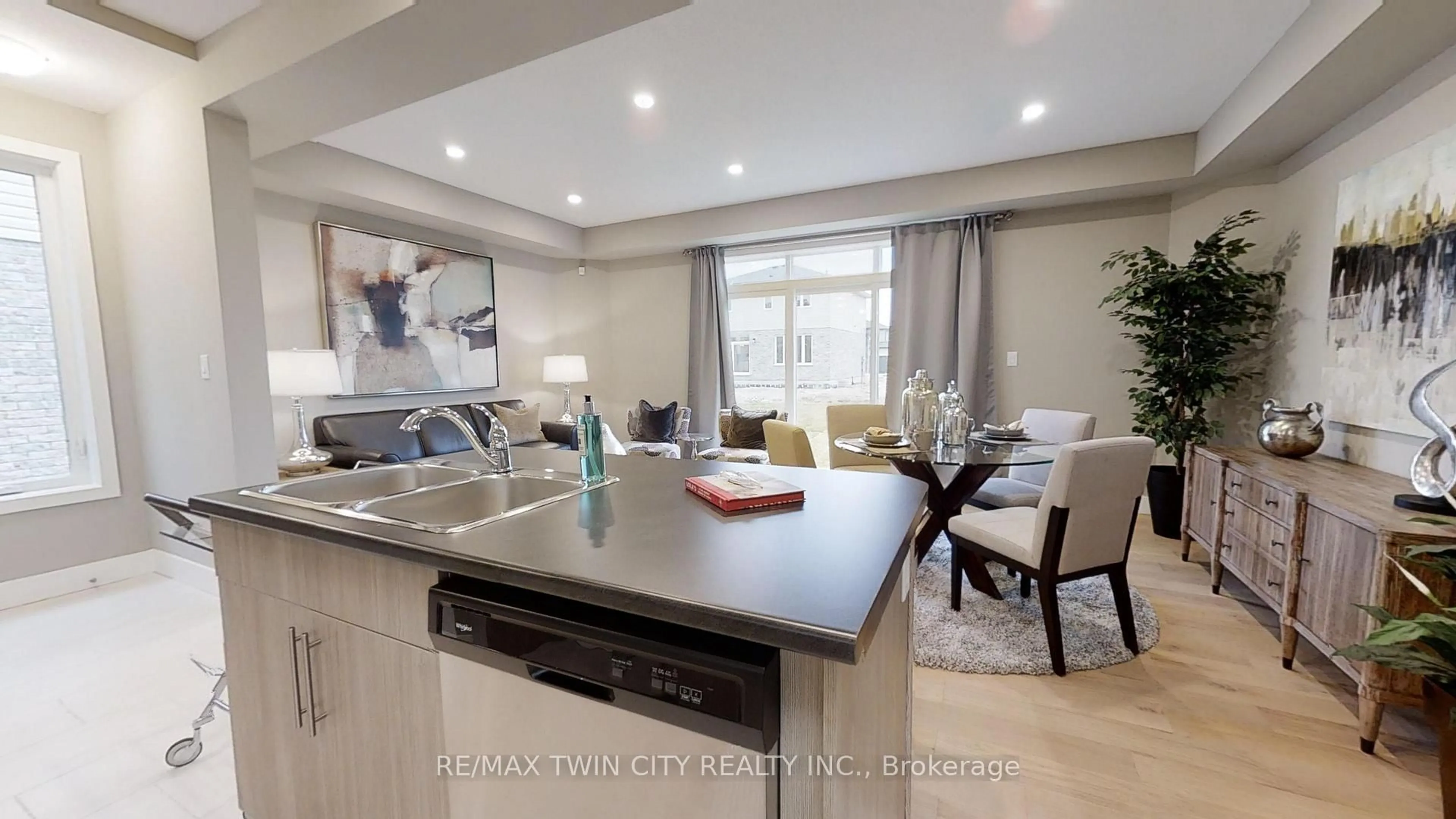 Open concept kitchen, unknown for 2092 Evans Cres, London South Ontario N6M 0A1