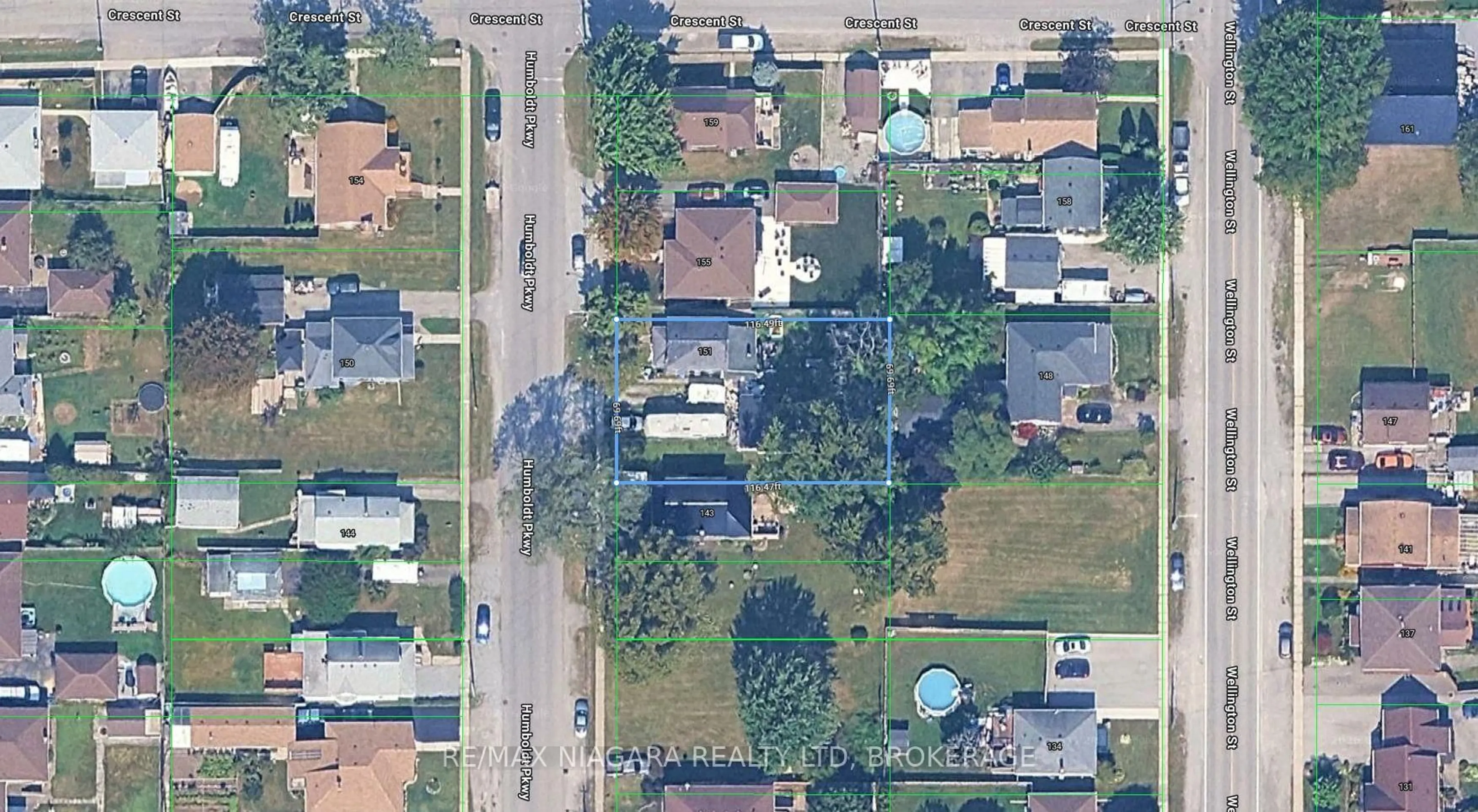A pic from outside/outdoor area/front of a property/back of a property/a pic from drone, street for 151 Humboldt Pkwy, Port Colborne Ontario L3K 2H3
