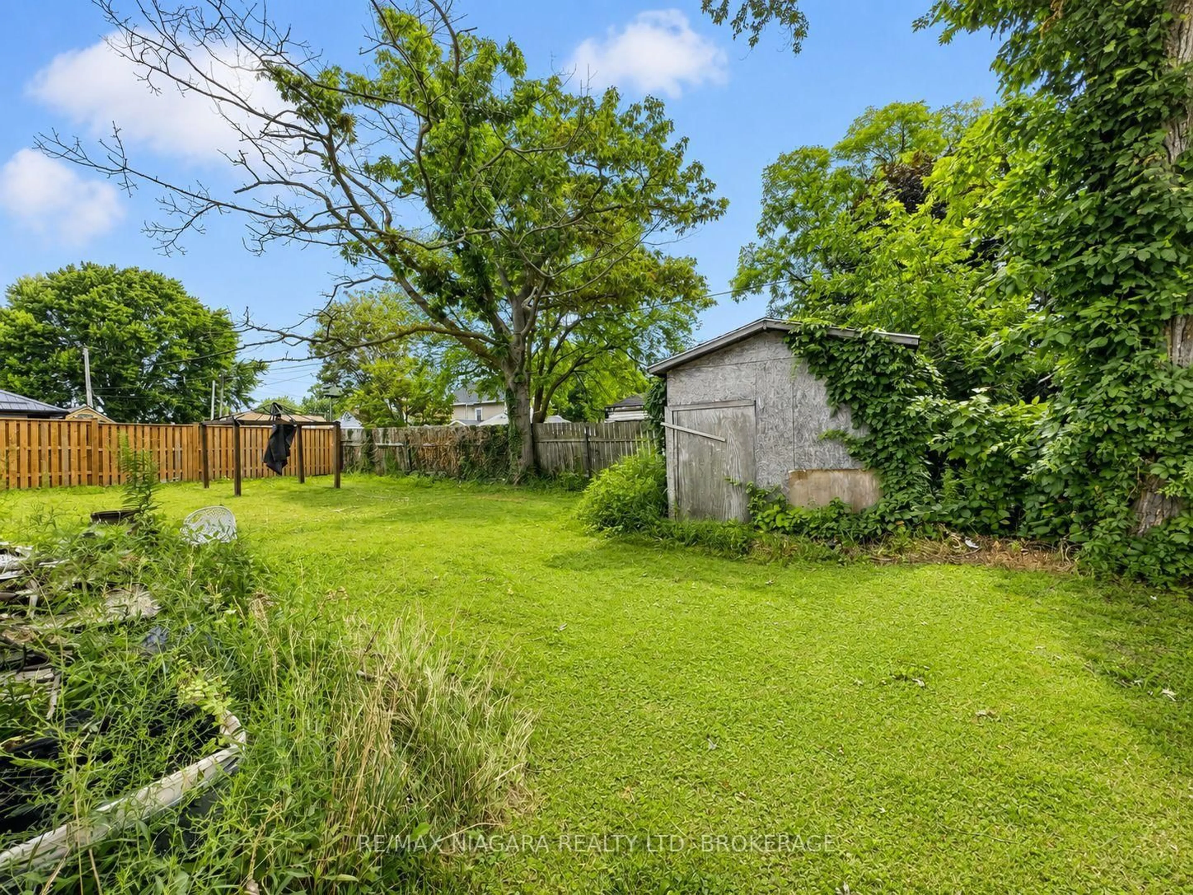 Shed for 151 Humboldt Pkwy, Port Colborne Ontario L3K 2H3