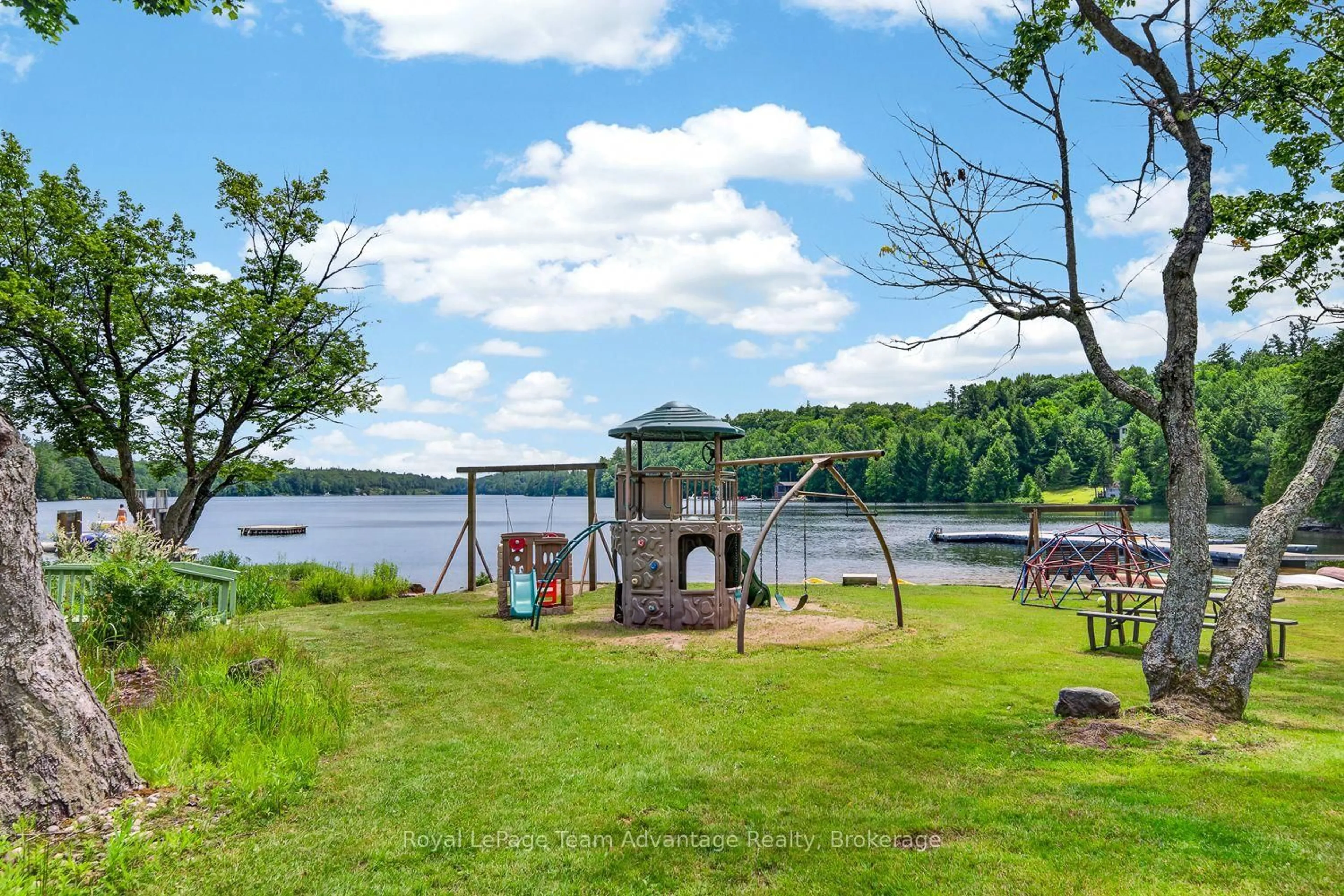 Patio, water/lake/river/ocean view for 7 Silver Point Rd #9, Seguin Ontario P2A 2W8