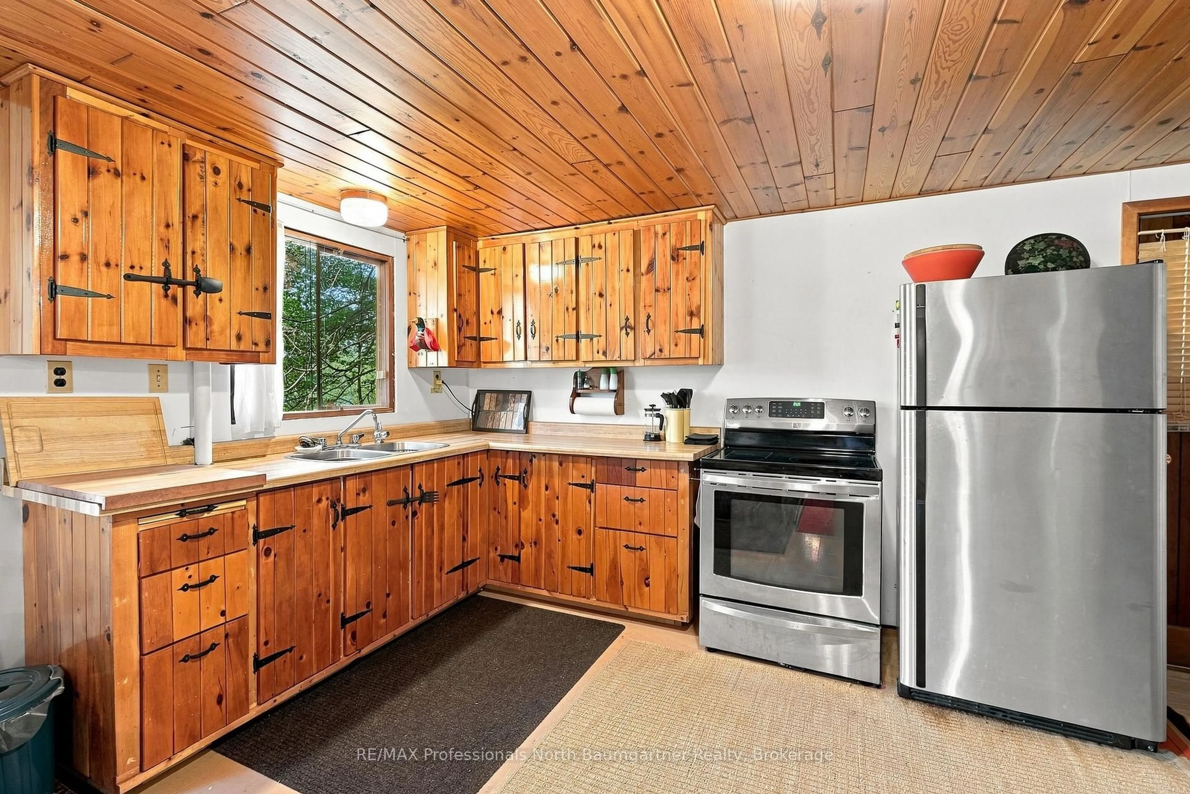Rustic kitchen, unknown for 2183 Trapper's Tr, Dysart et al Ontario K0M 1S0